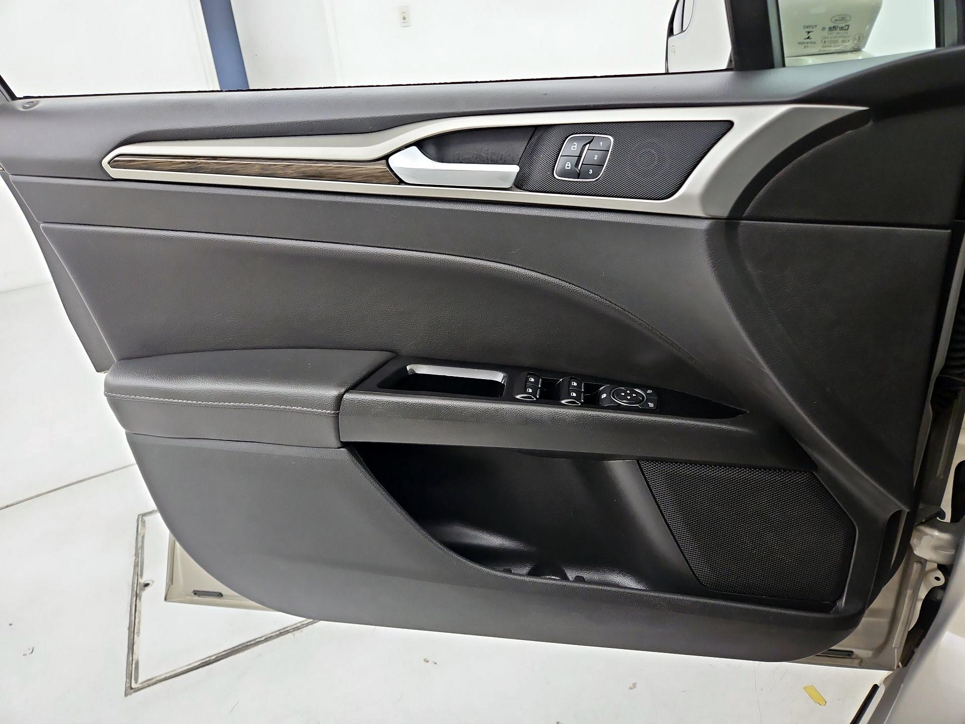Thumbnail: 2016 Ford Fusion - 12