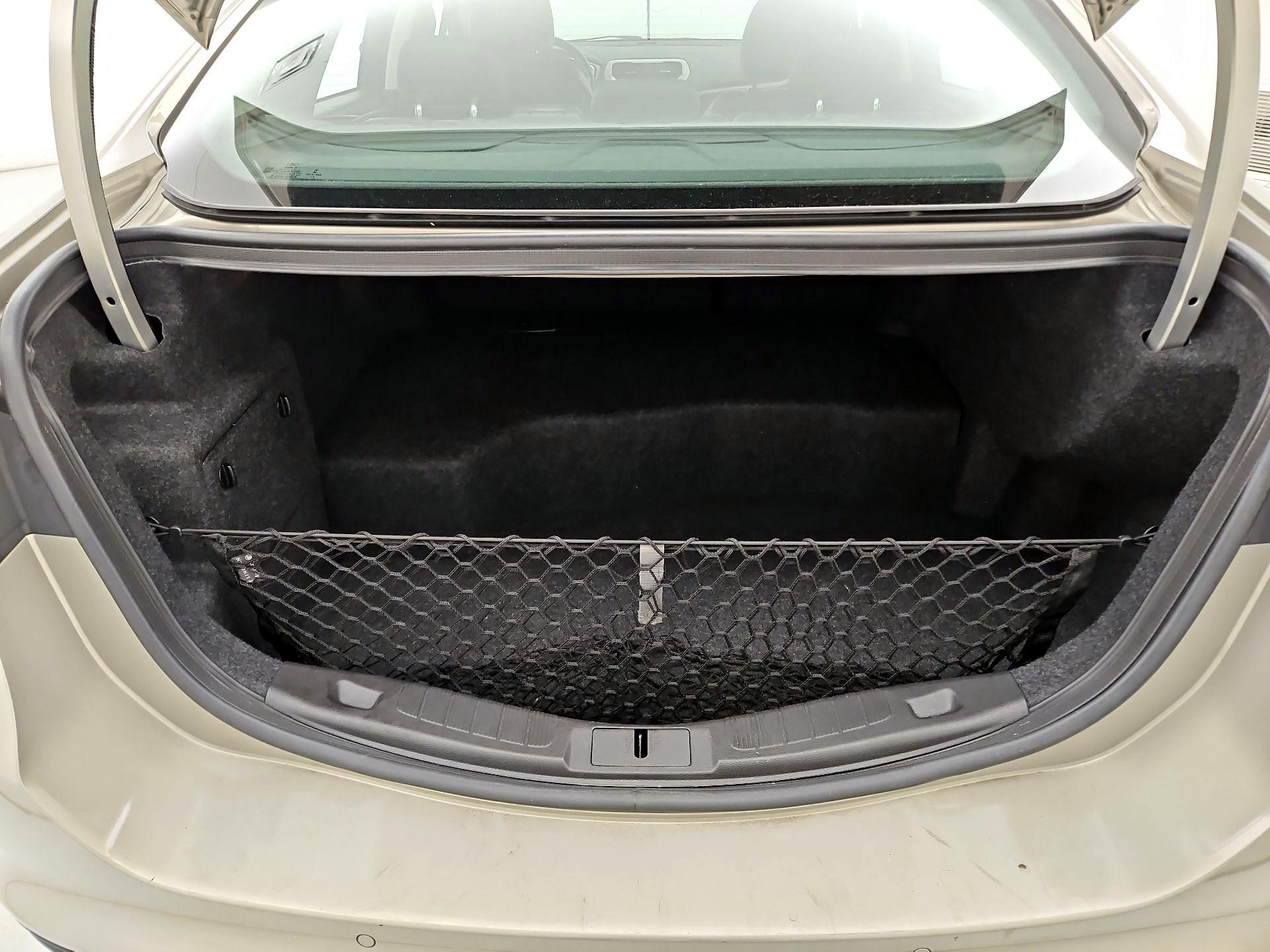 Thumbnail: 2016 Ford Fusion - 16