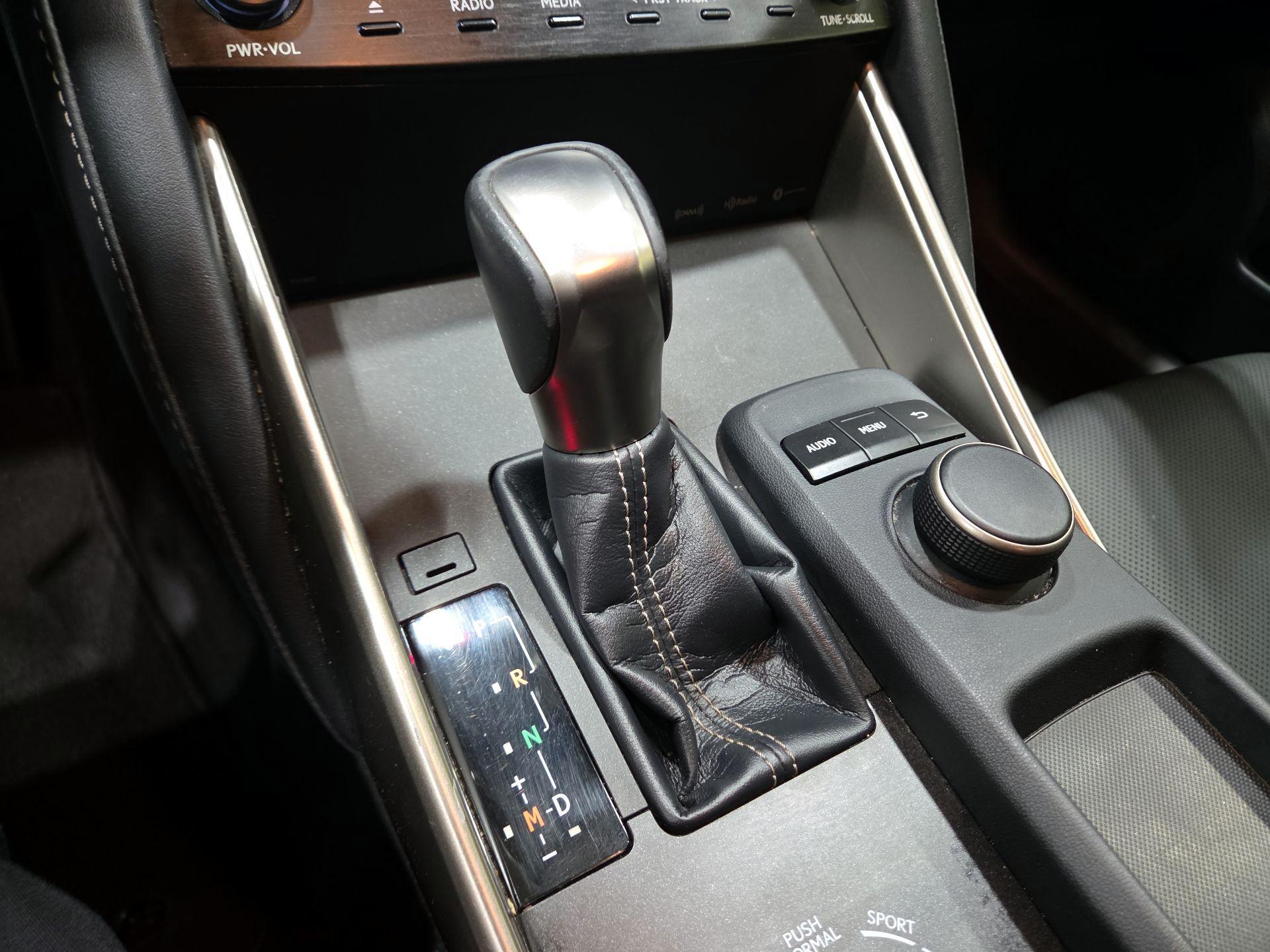 Thumbnail: 2018 Lexus IS - 13
