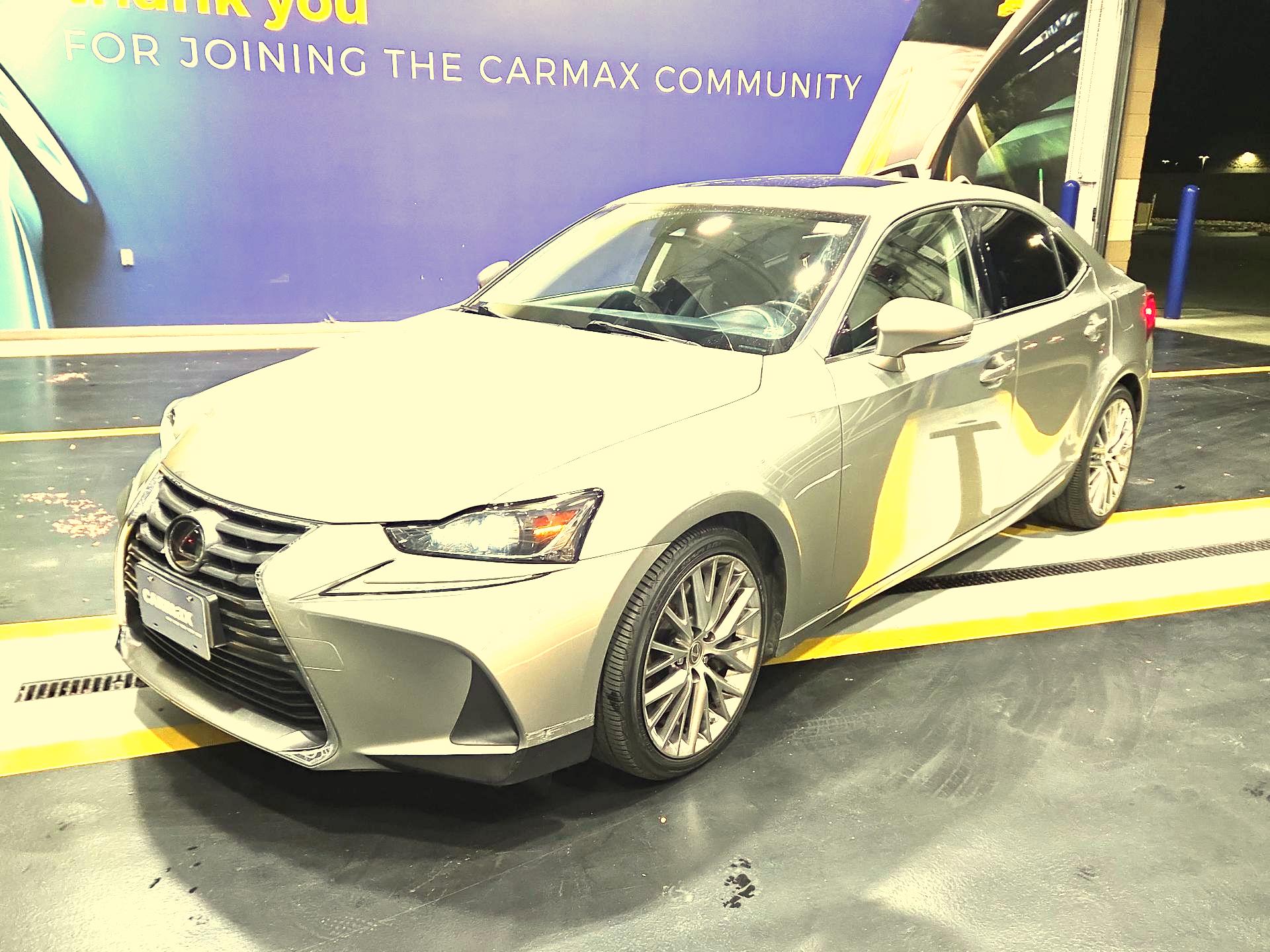 Thumbnail: 2018 Lexus IS - 3