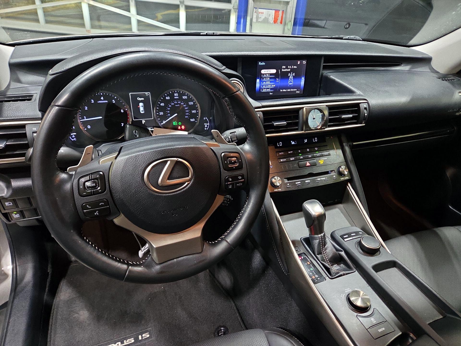 Thumbnail: 2018 Lexus IS - 8