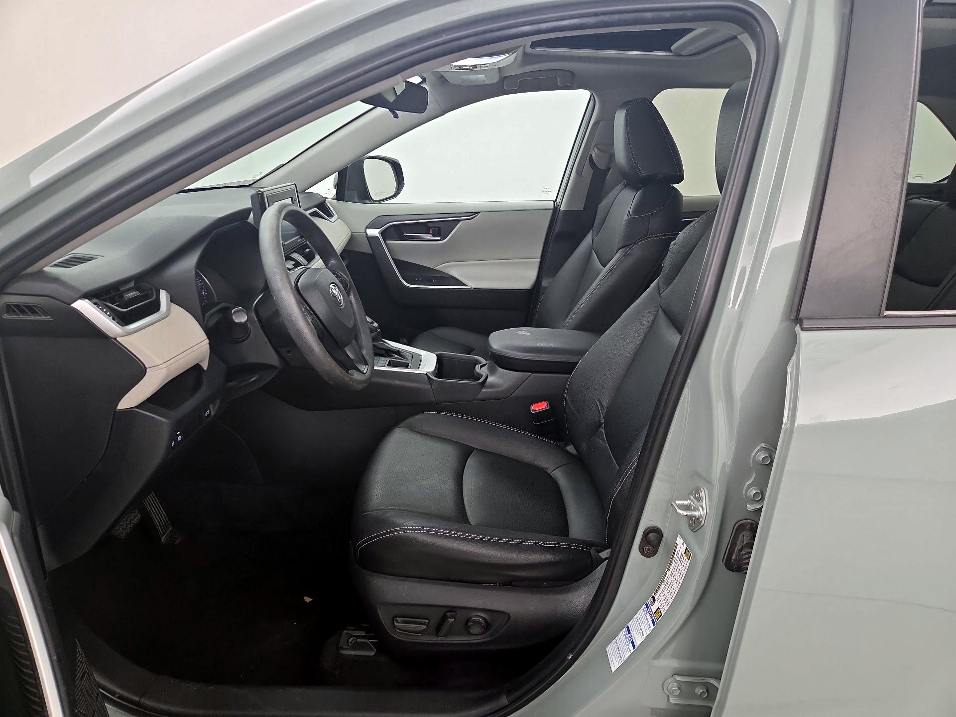 Thumbnail: 2022 Toyota RAV4 - 11