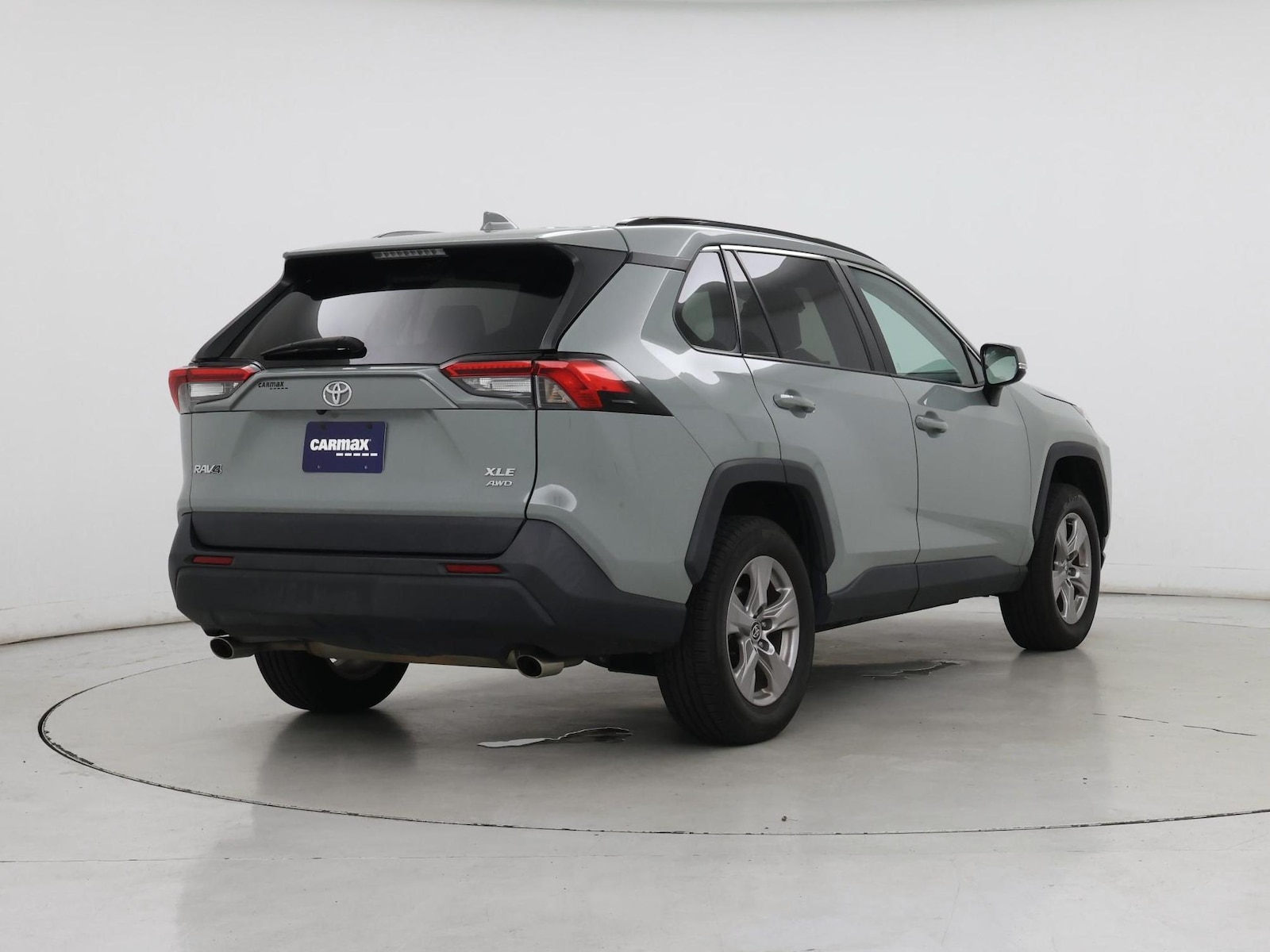 2022 Toyota RAV4 XLE - Photo 9