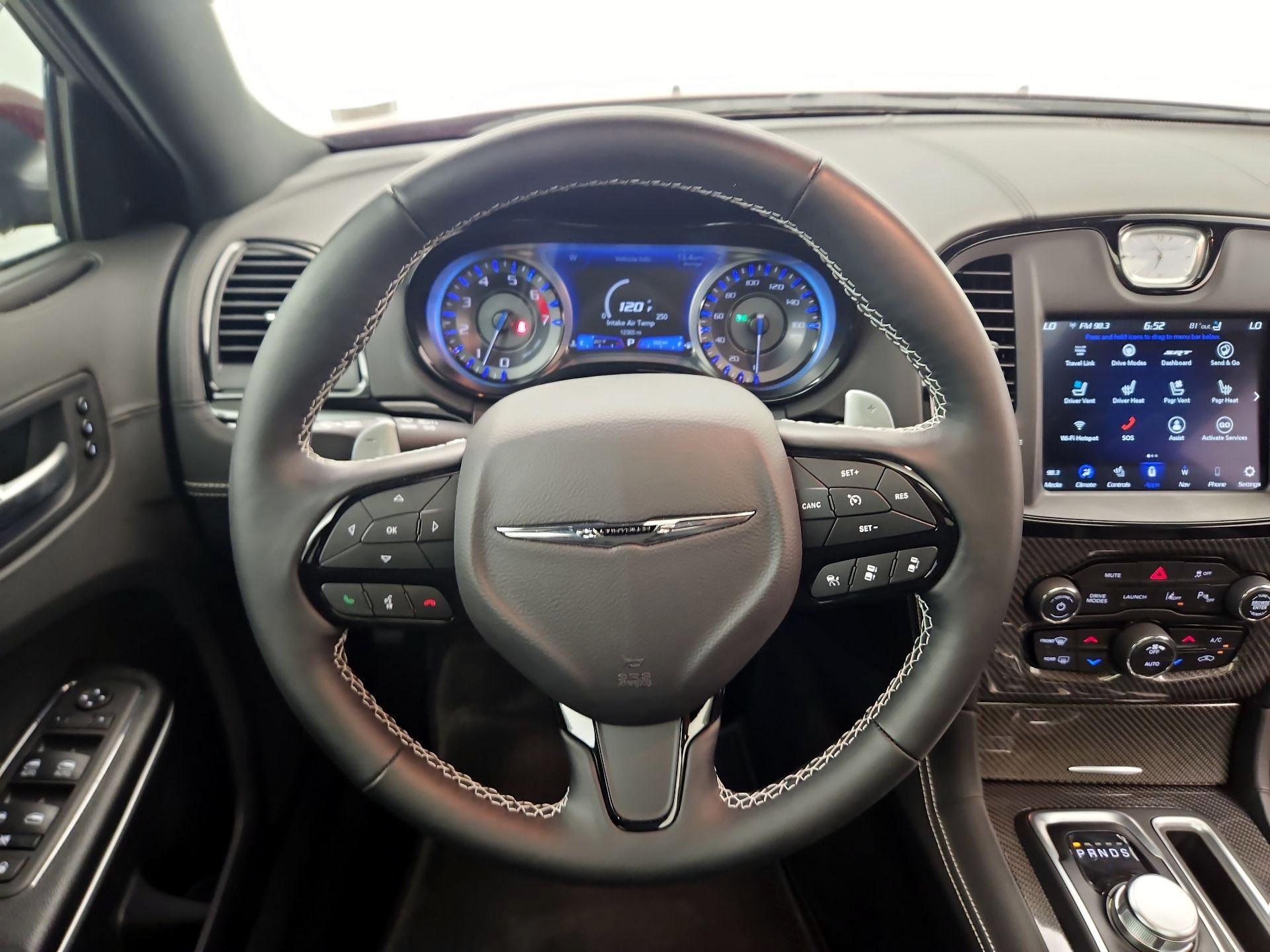 Thumbnail: 2023 Chrysler 300 - 10
