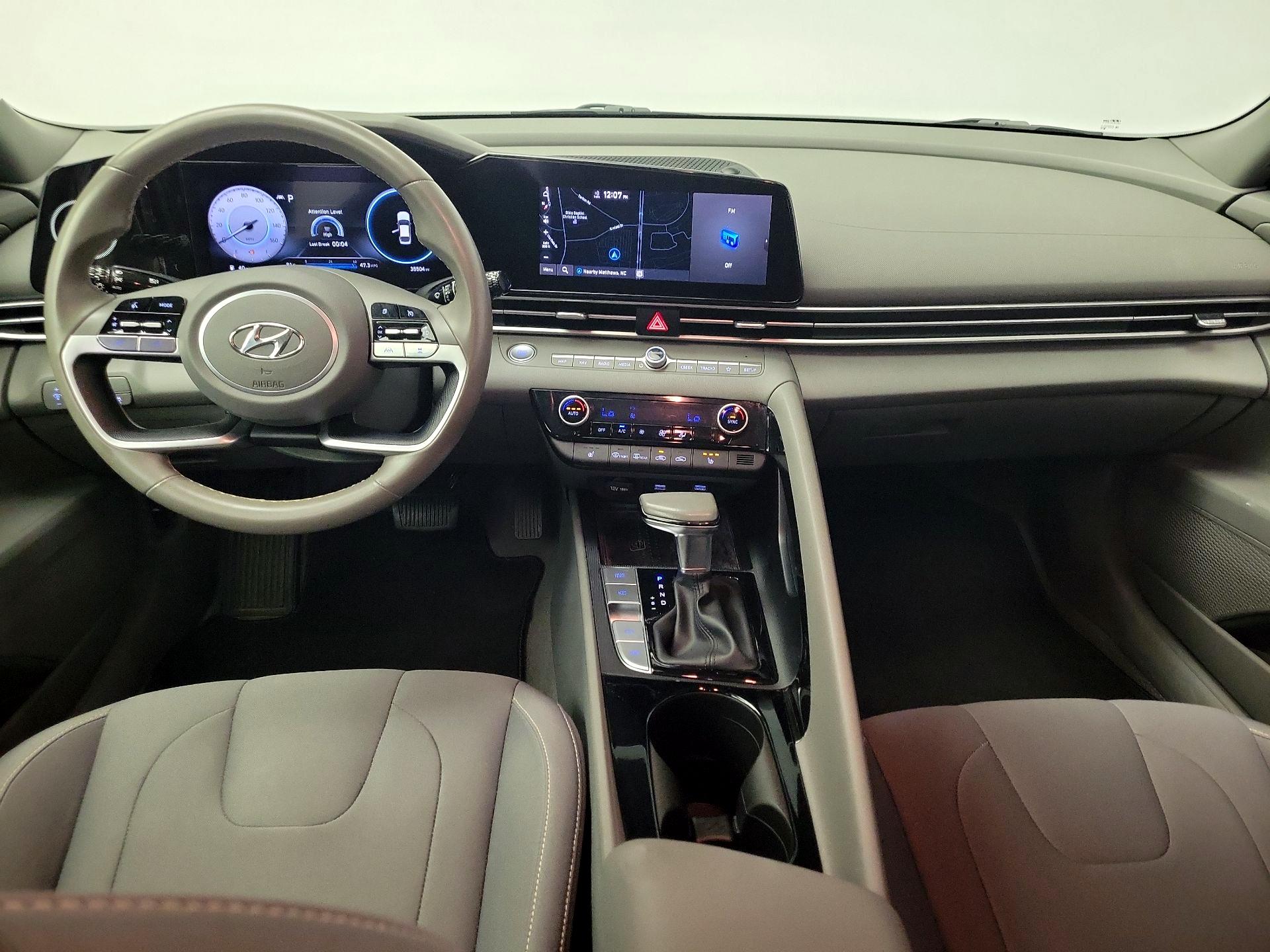 Thumbnail: 2023 Hyundai Elantra - 9