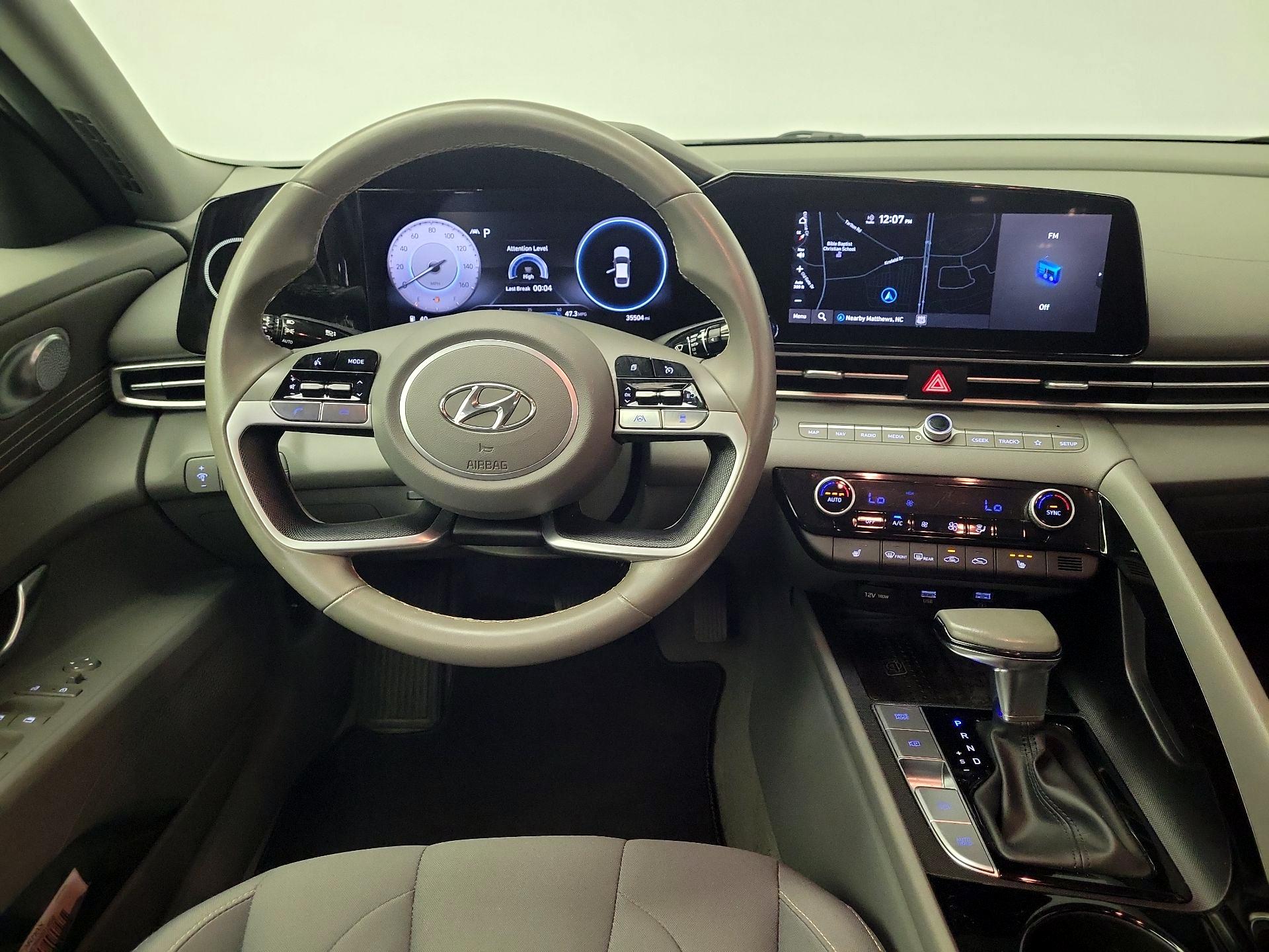 Thumbnail: 2023 Hyundai Elantra - 10