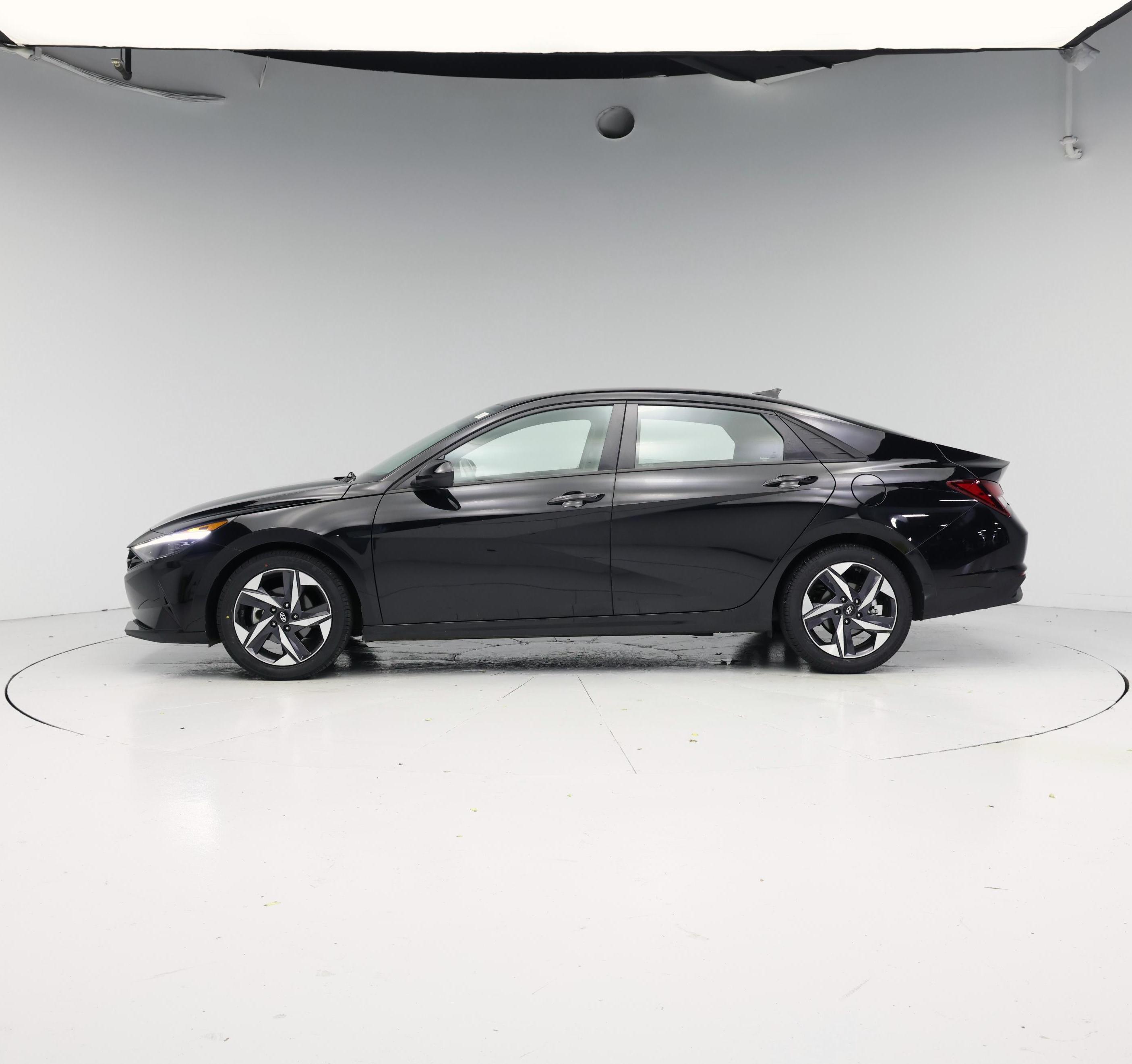 Thumbnail: 2023 Hyundai Elantra - 3