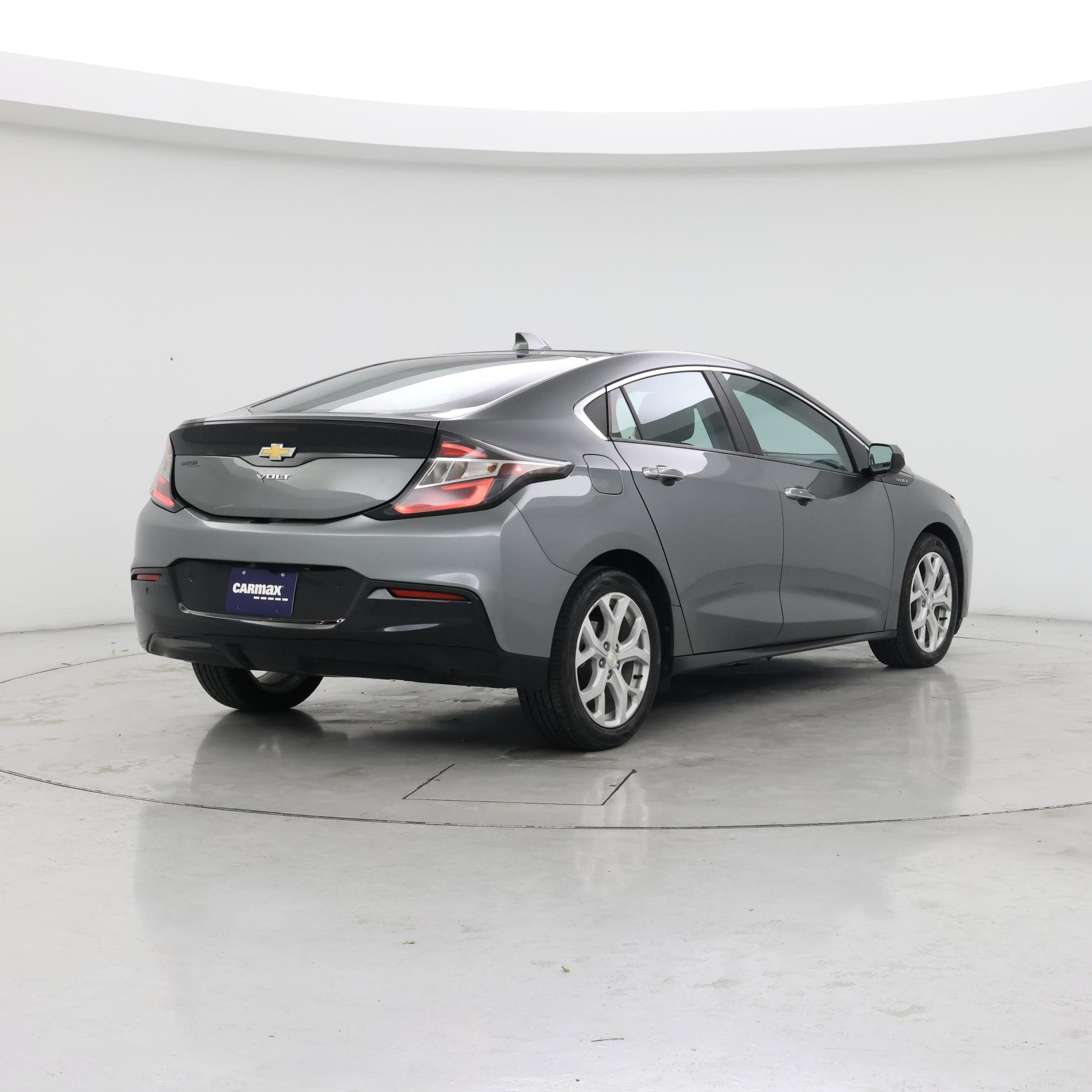 Thumbnail: 2017 Chevrolet Volt - 8