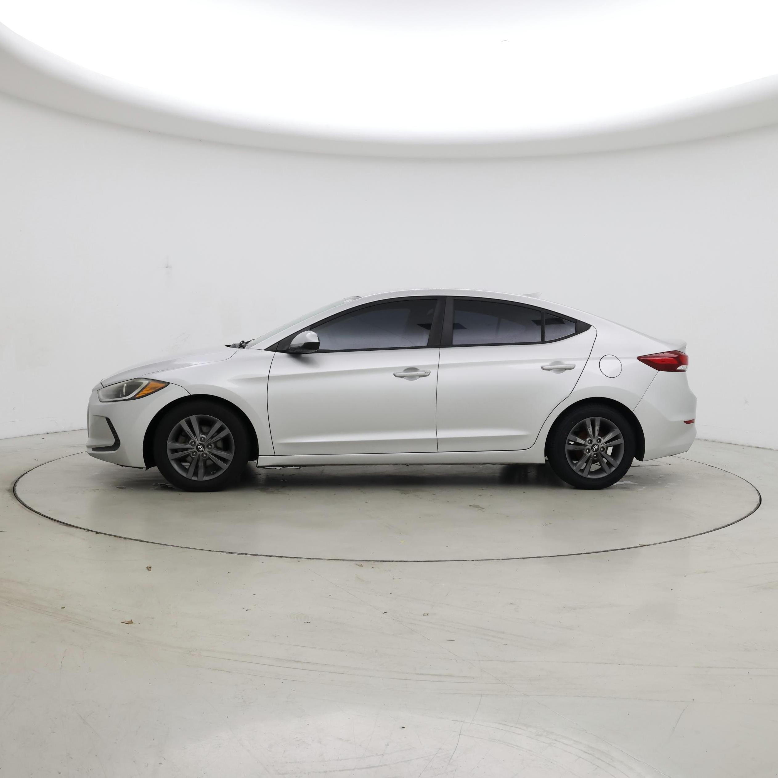 Thumbnail: 2017 Hyundai Elantra - 3