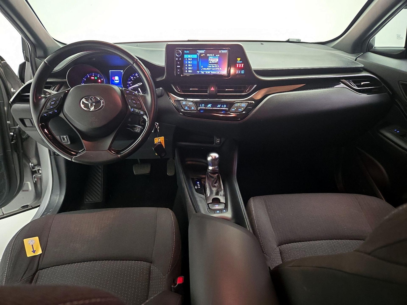 2018 Toyota C-HR XLE - Photo 8
