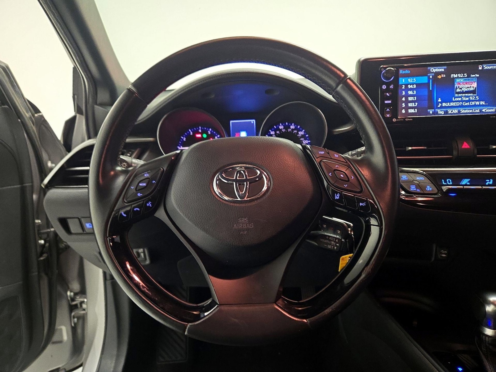 2018 Toyota C-HR XLE - Photo 9