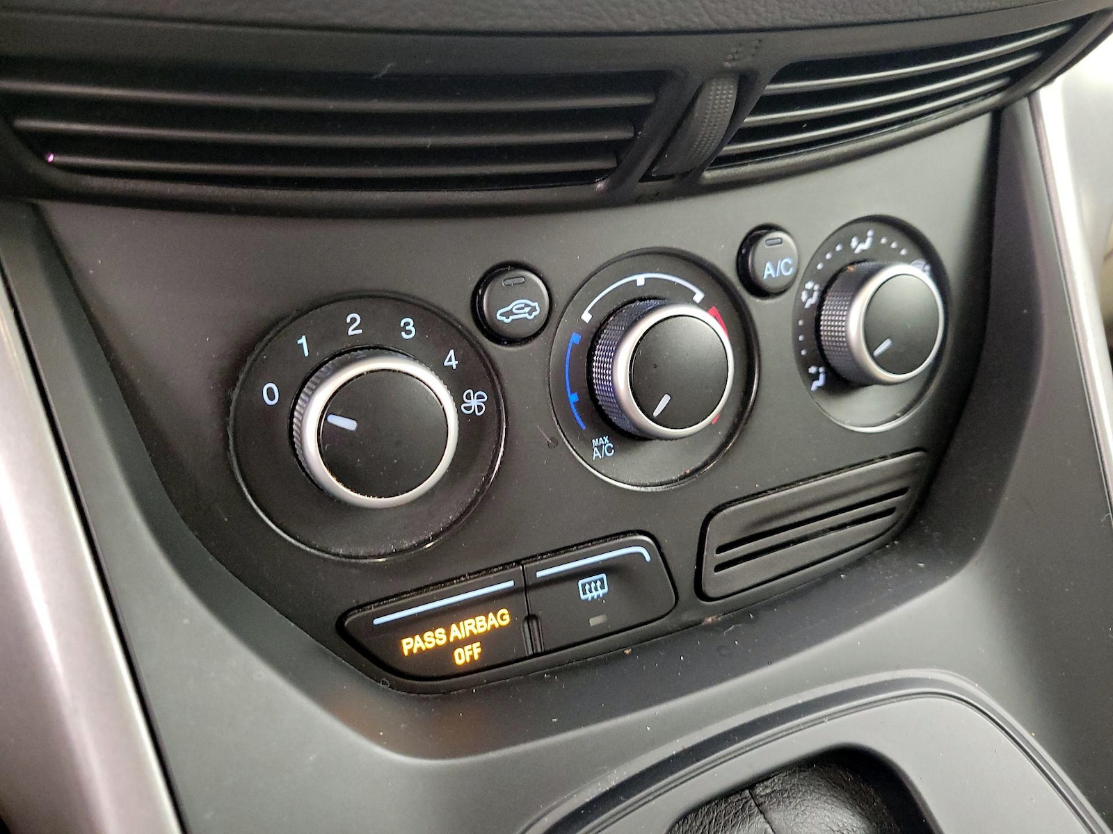 2015 Ford Escape SE - Photo 17