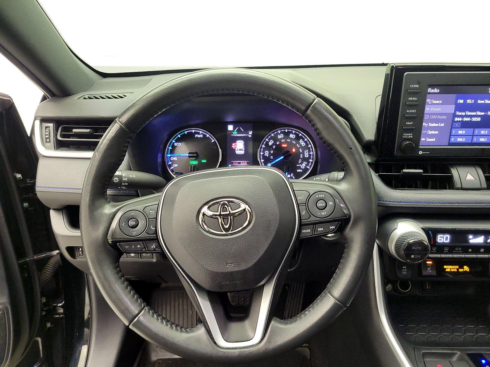 Thumbnail: 2022 Toyota RAV4 - 10