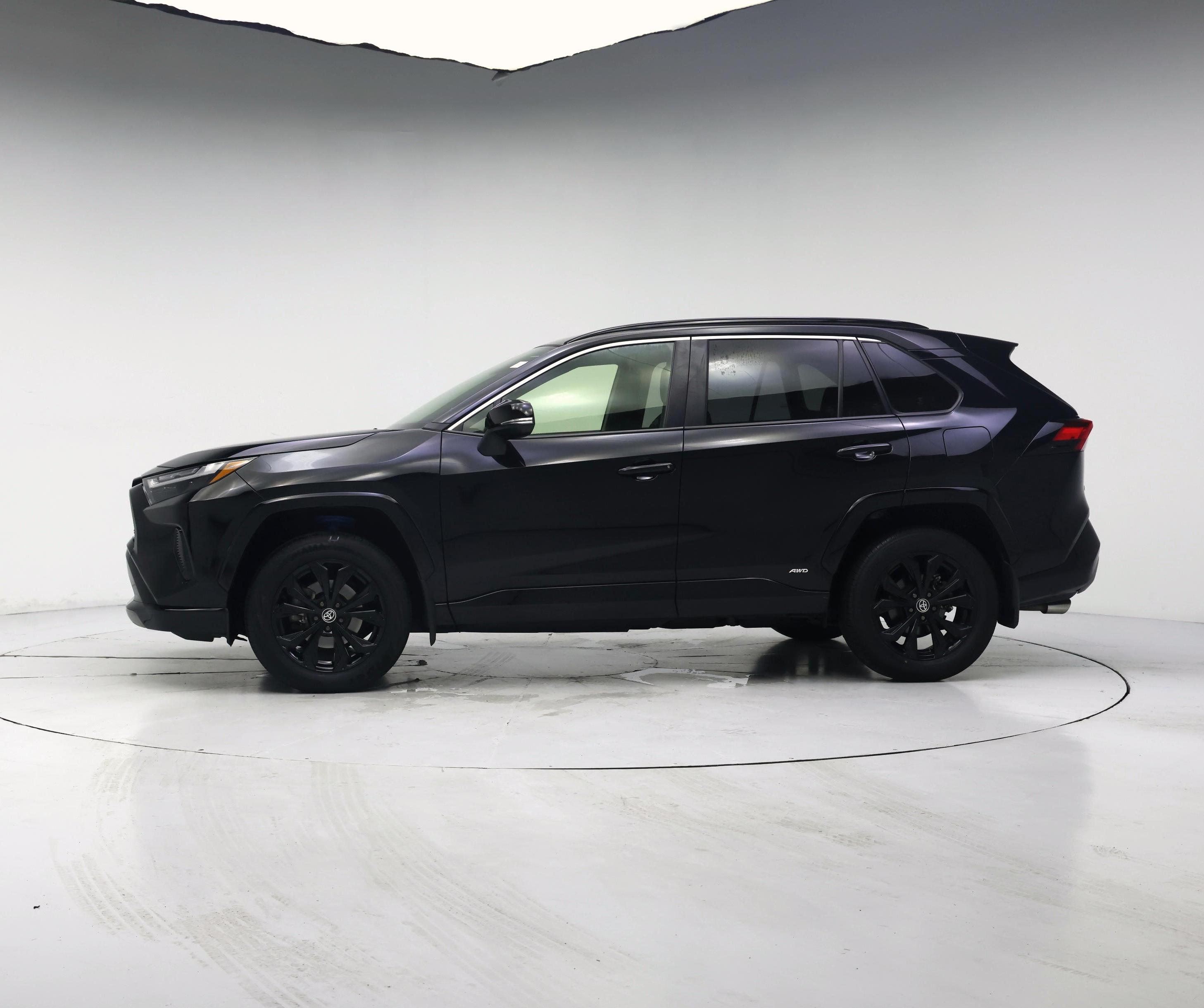 Thumbnail: 2022 Toyota RAV4 - 3