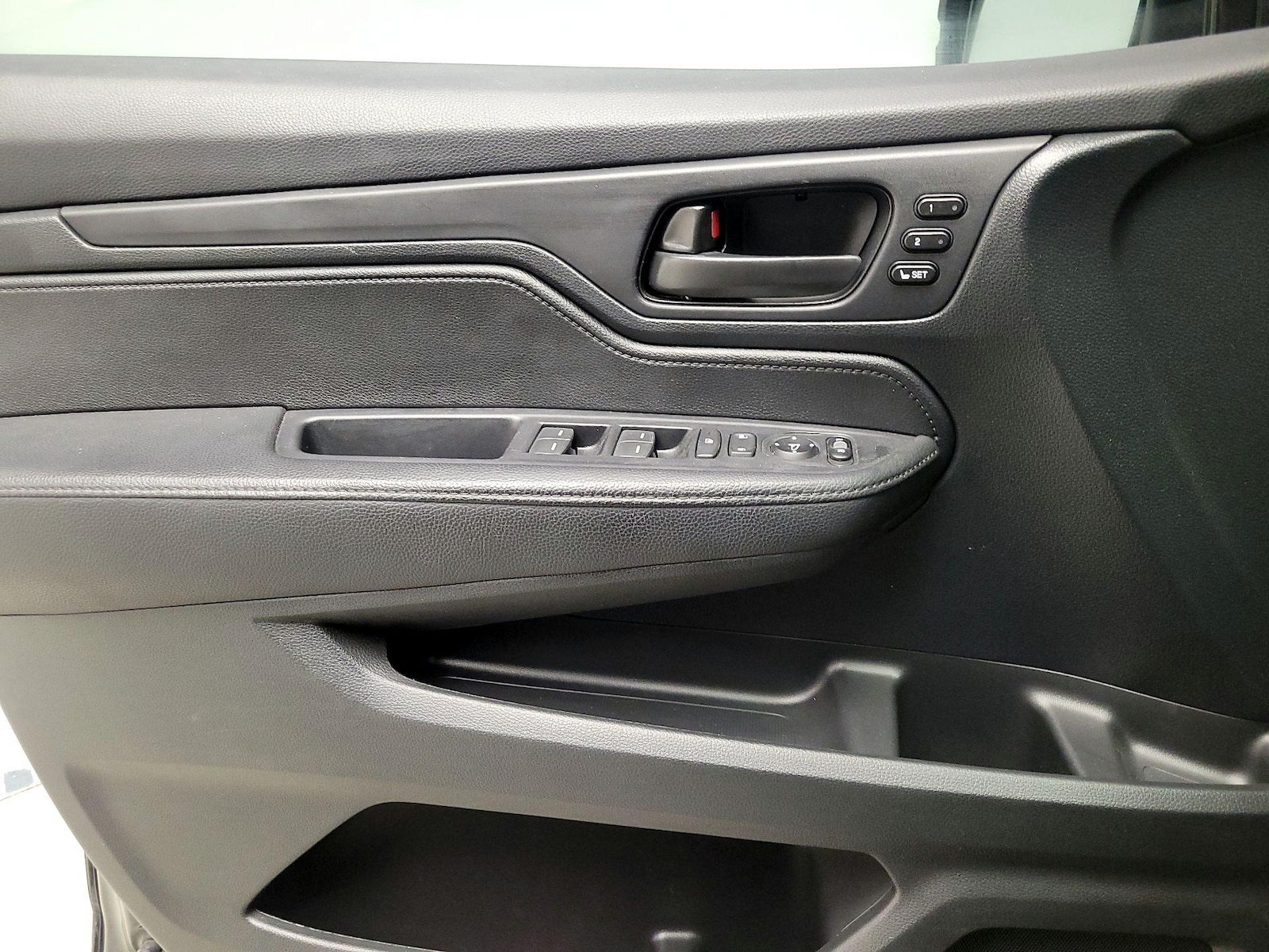 2023 Honda Odyssey EX-L - Photo 13