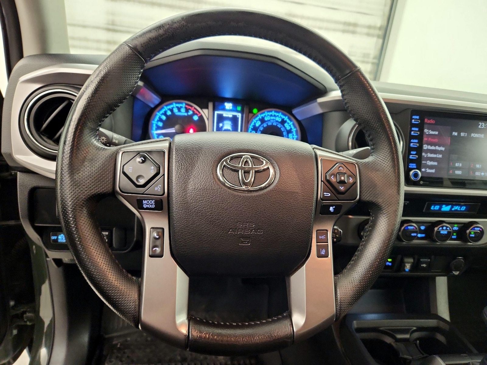 2022 Toyota Tacoma SR5 - Photo 11