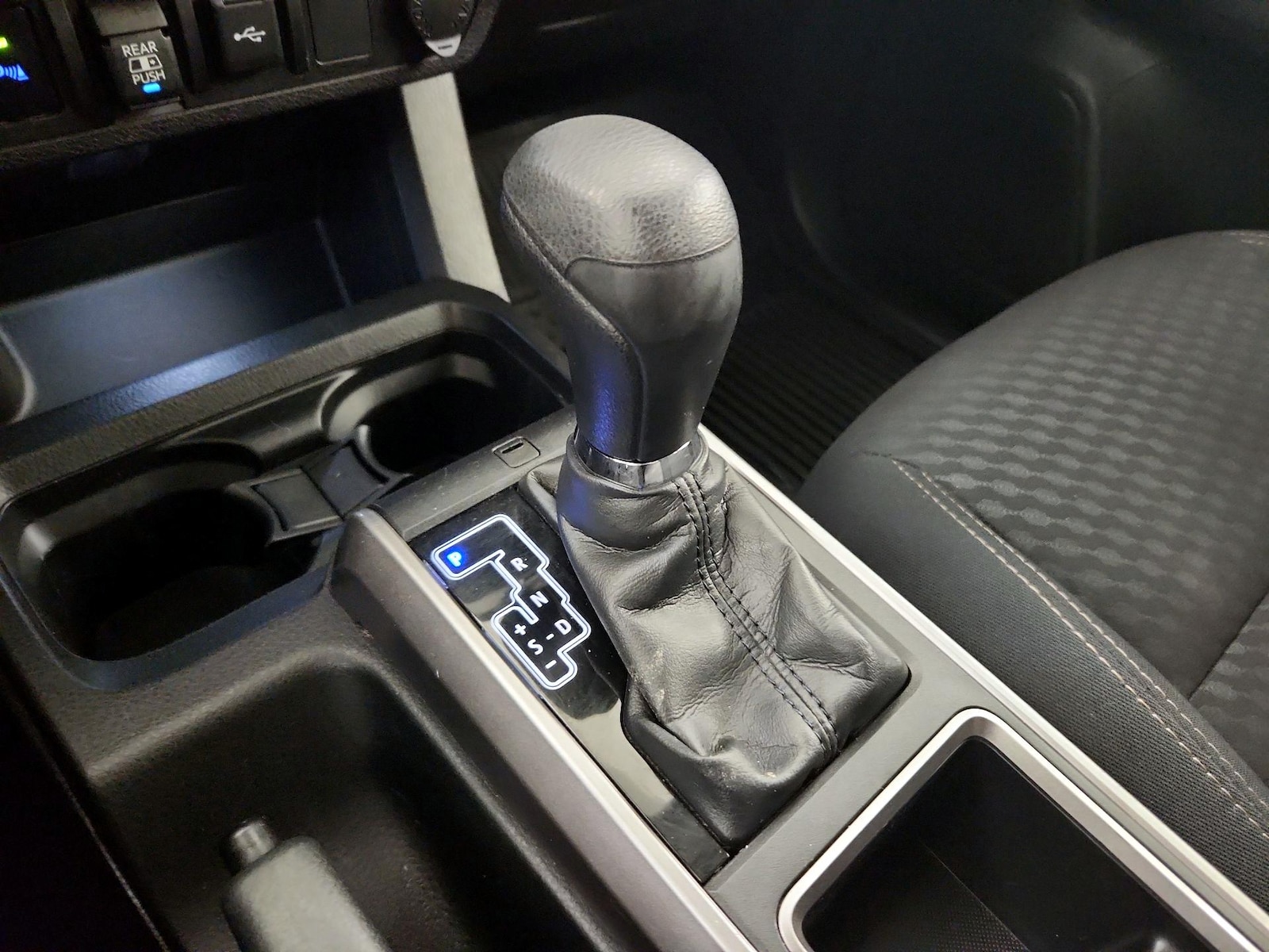 2022 Toyota Tacoma SR5 - Photo 18