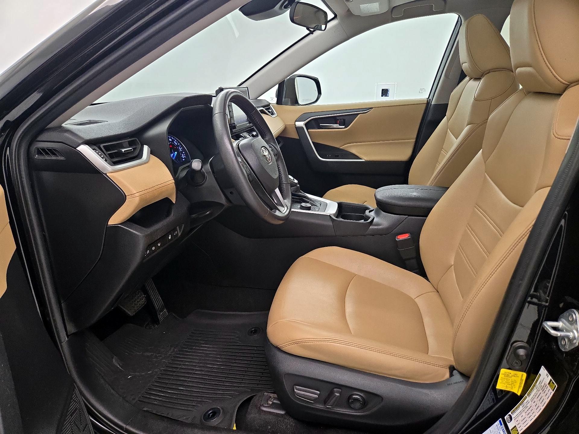 Thumbnail: 2021 Toyota RAV4 - 11