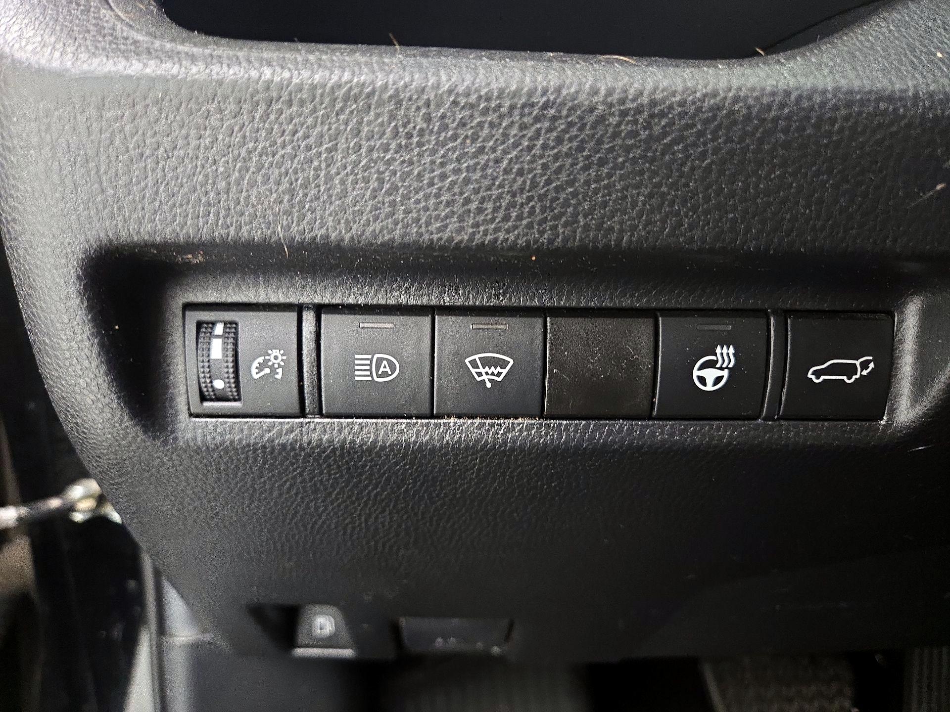 Thumbnail: 2021 Toyota RAV4 - 13