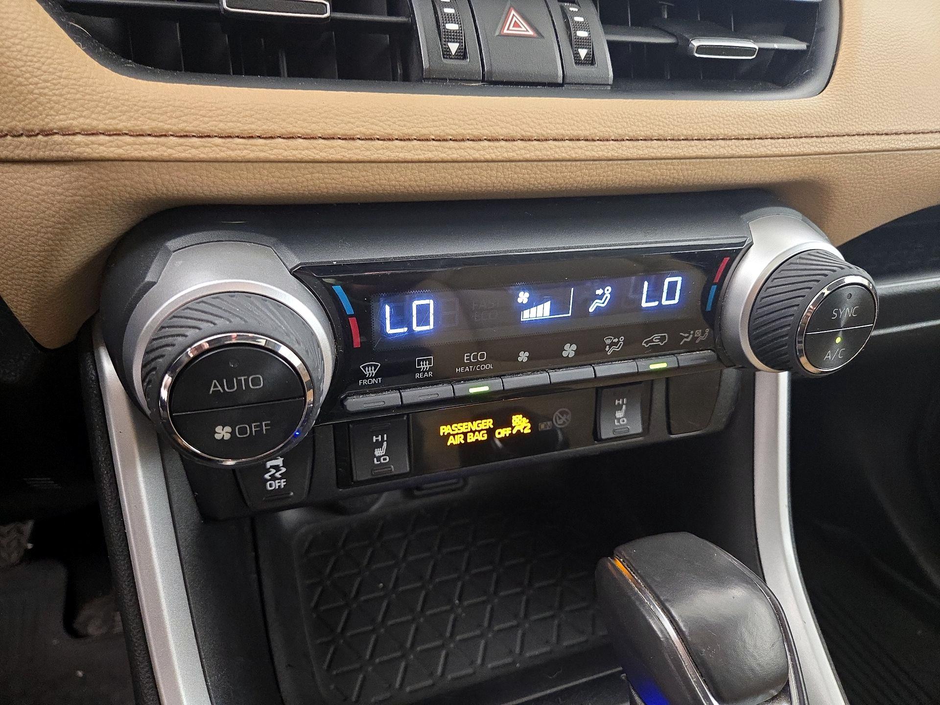 Thumbnail: 2021 Toyota RAV4 - 16