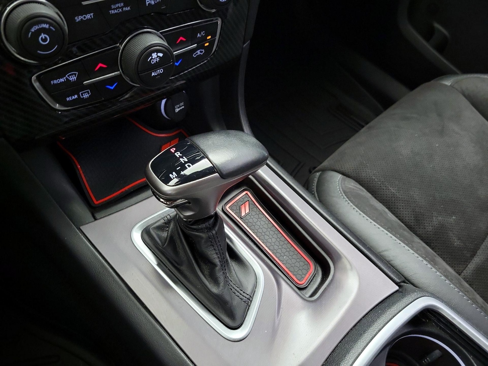 2020 Dodge Charger GT - Photo 18
