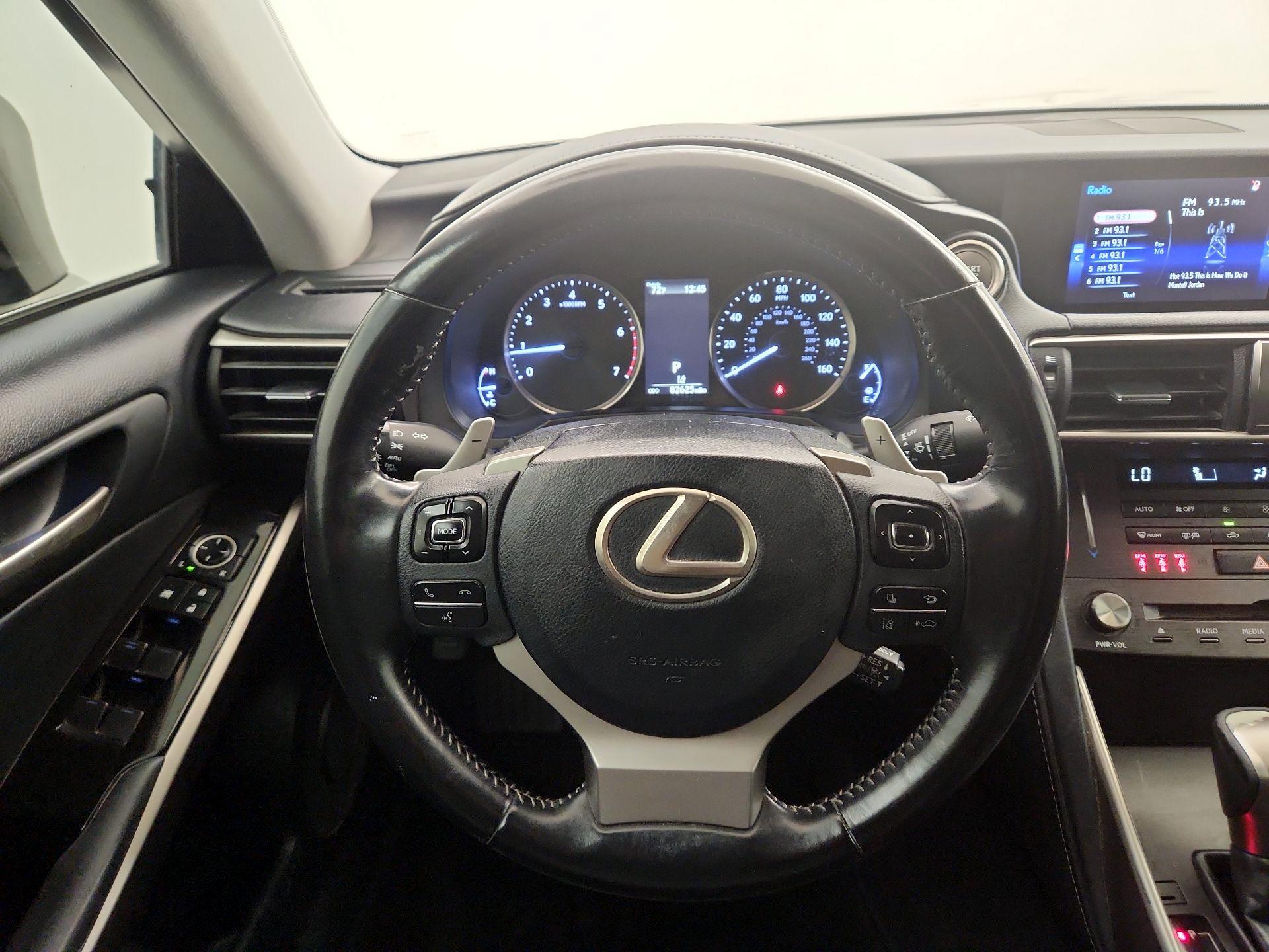 Thumbnail: 2019 Lexus IS - 10
