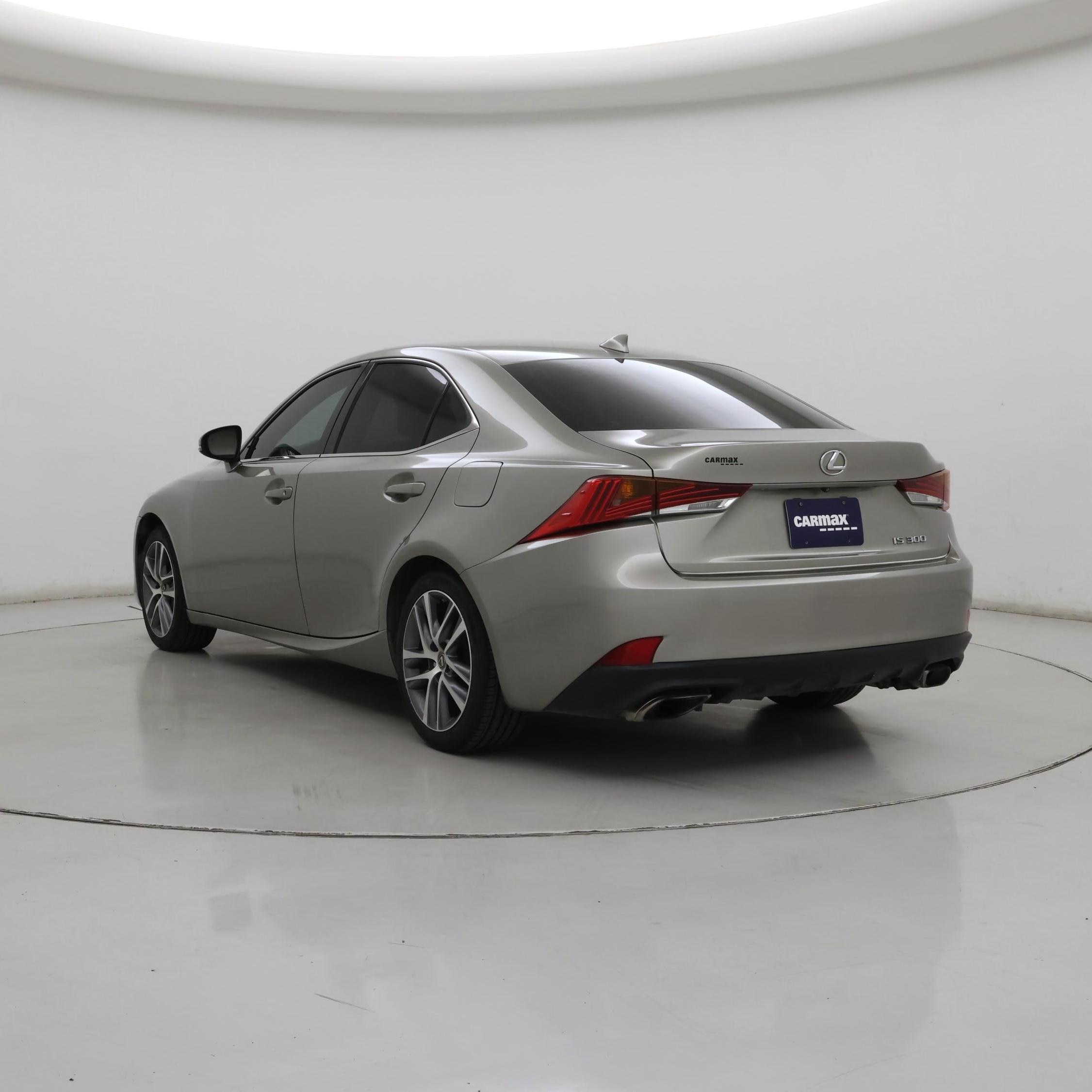 Thumbnail: 2019 Lexus IS - 2