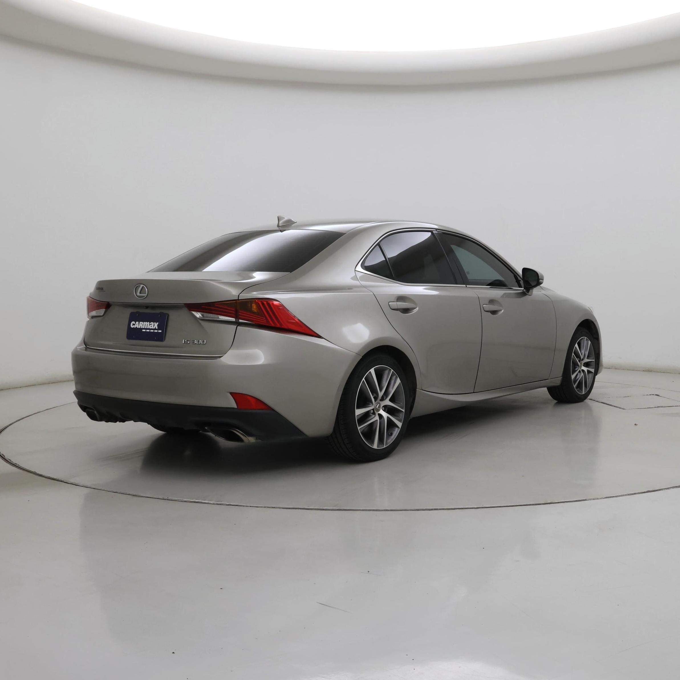 Thumbnail: 2019 Lexus IS - 8