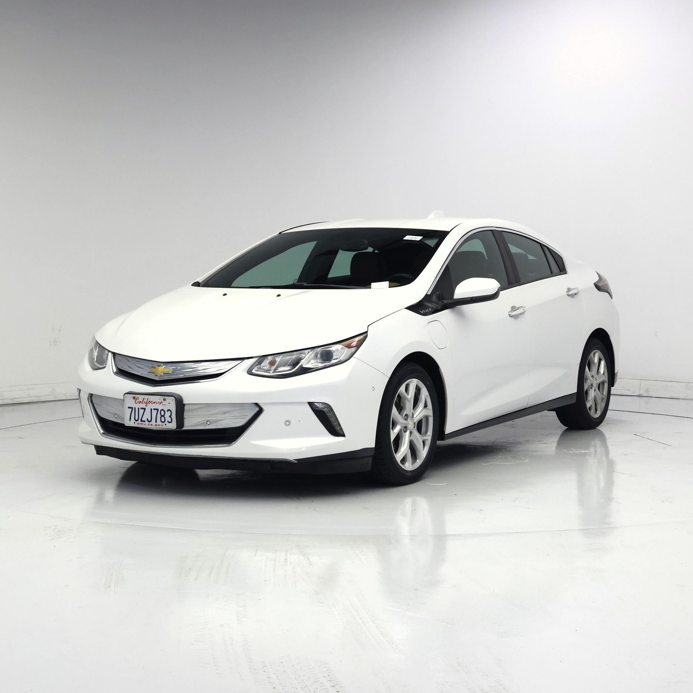 Thumbnail: 2017 Chevrolet Volt - 4