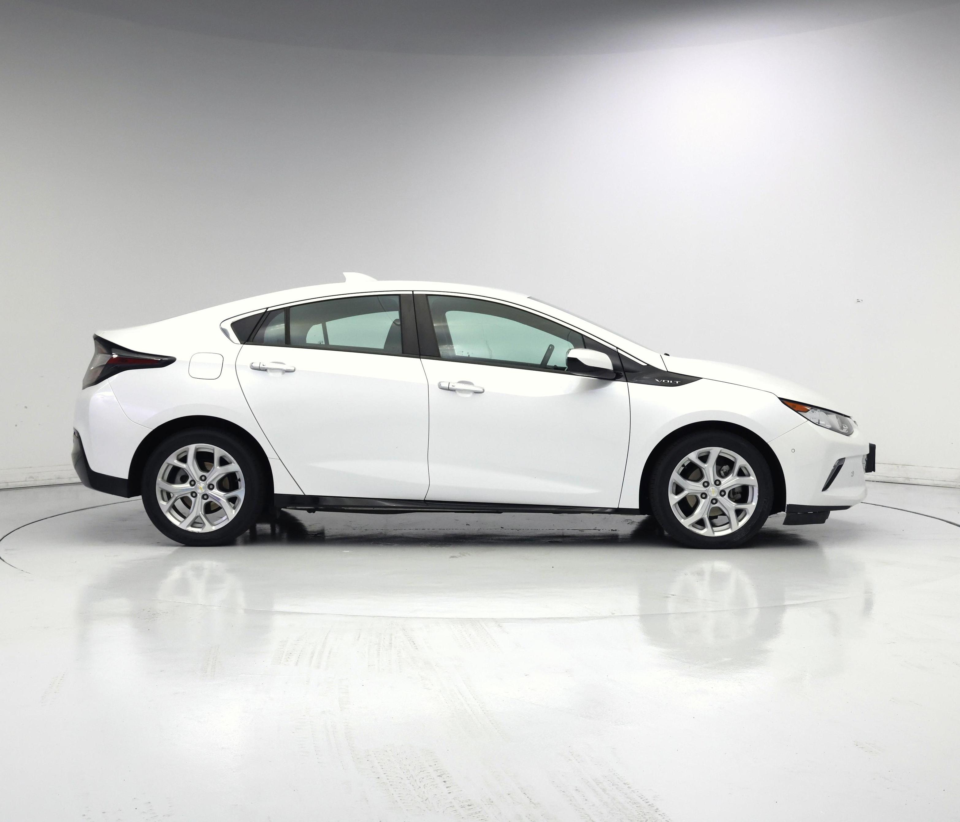 Thumbnail: 2017 Chevrolet Volt - 7