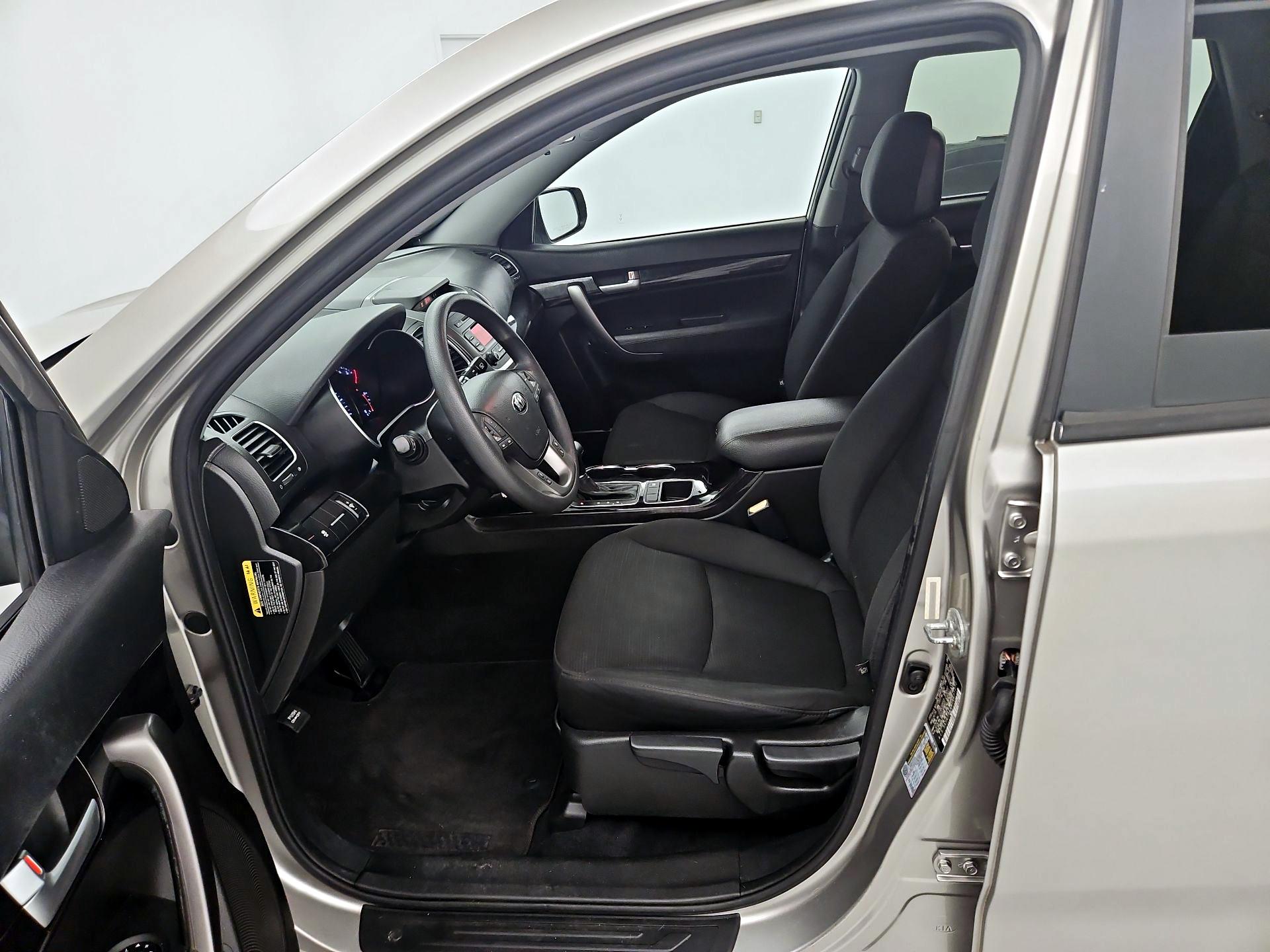 Thumbnail: 2015 Kia Sorento - 11