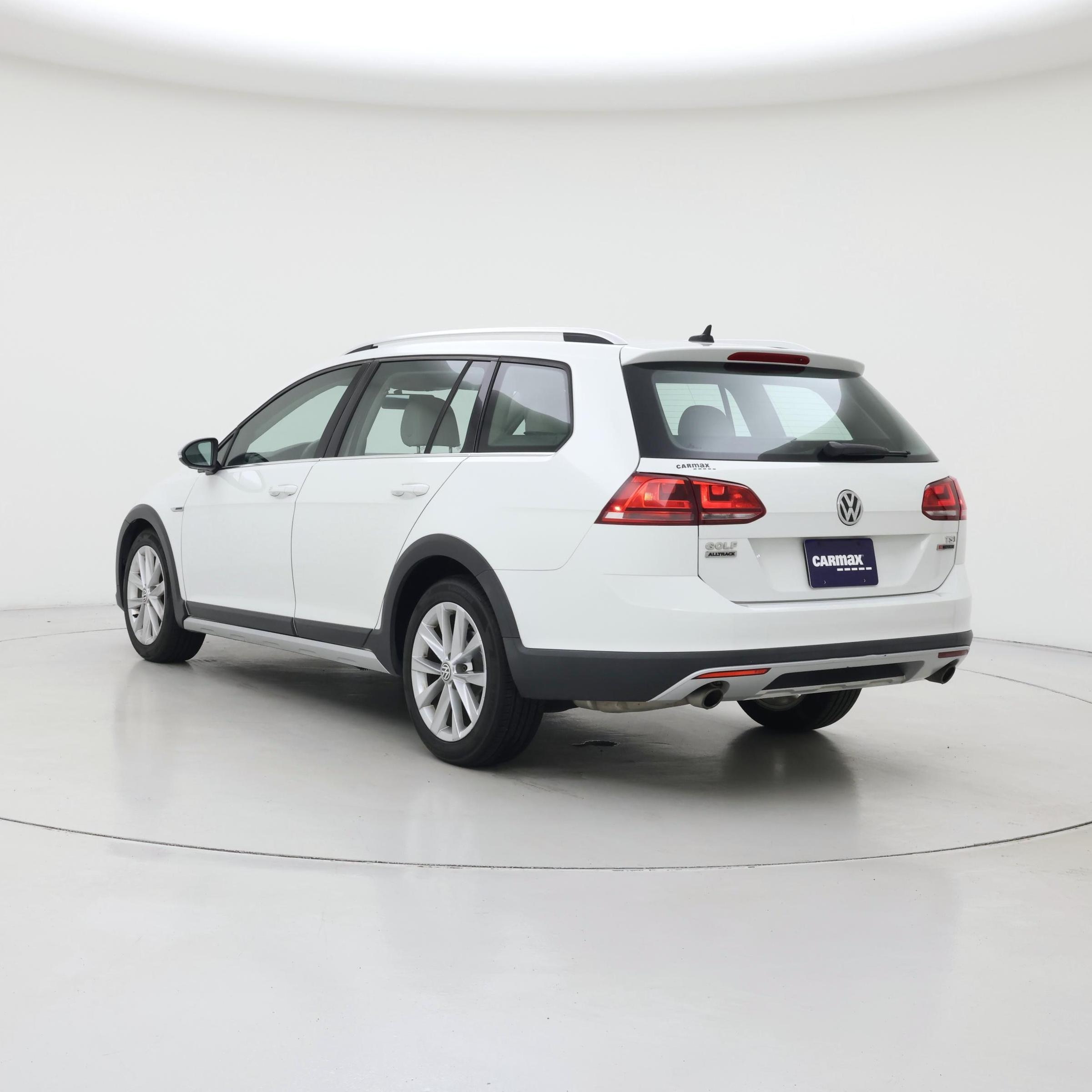 Thumbnail: 2017 Volkswagen Golf - 2