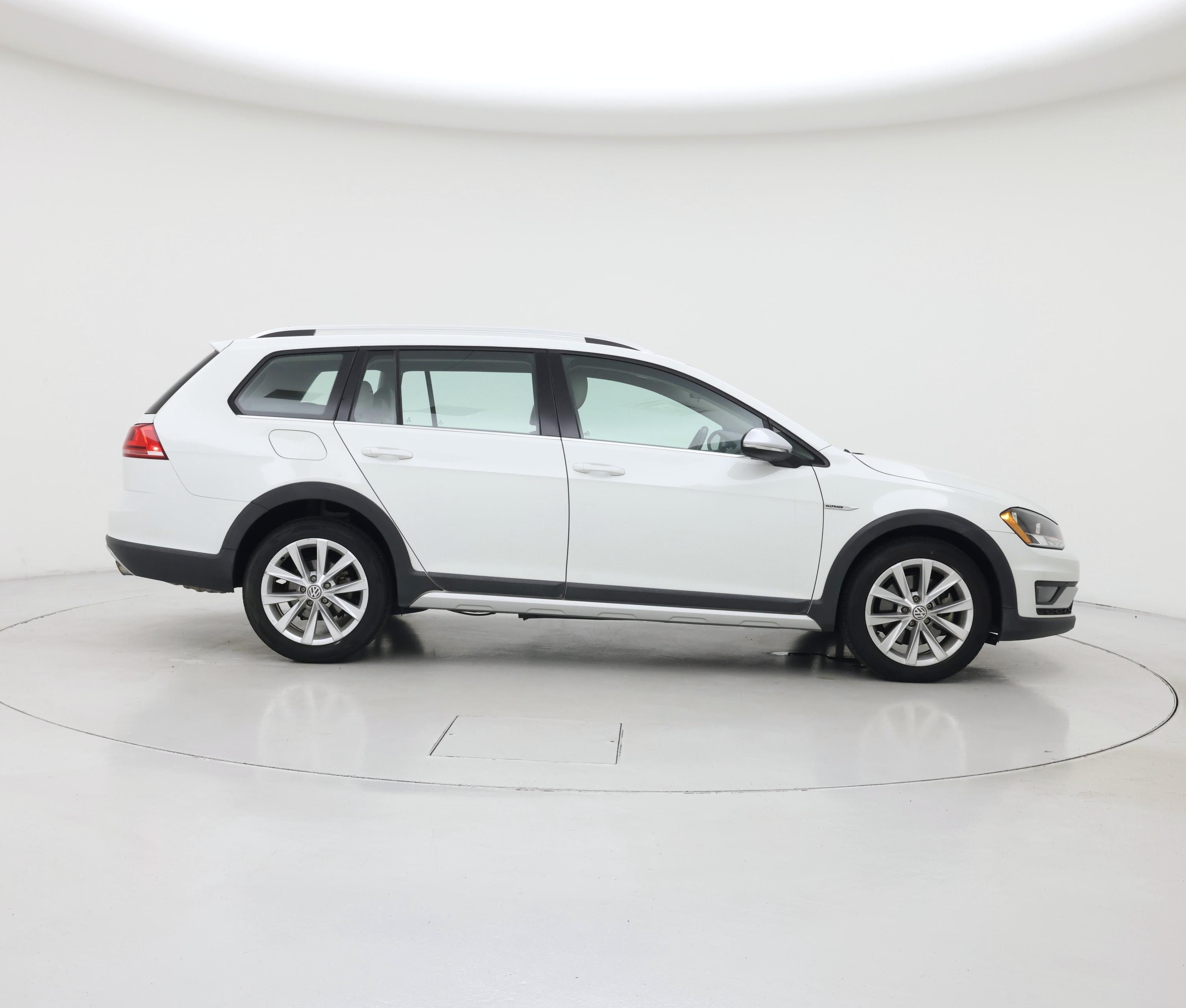 Thumbnail: 2017 Volkswagen Golf - 7