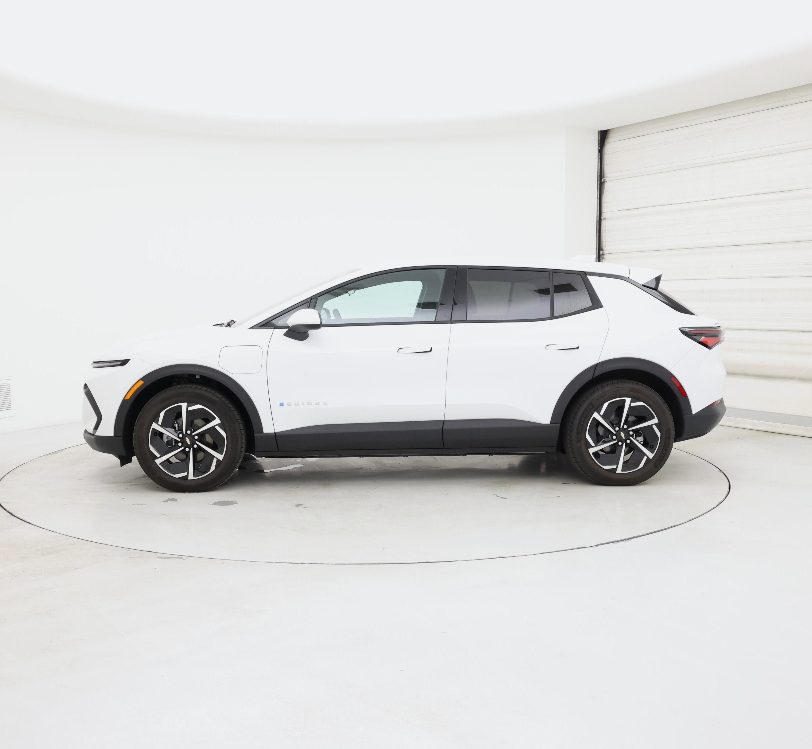 Thumbnail: 2026 Chevrolet Equinox - 3