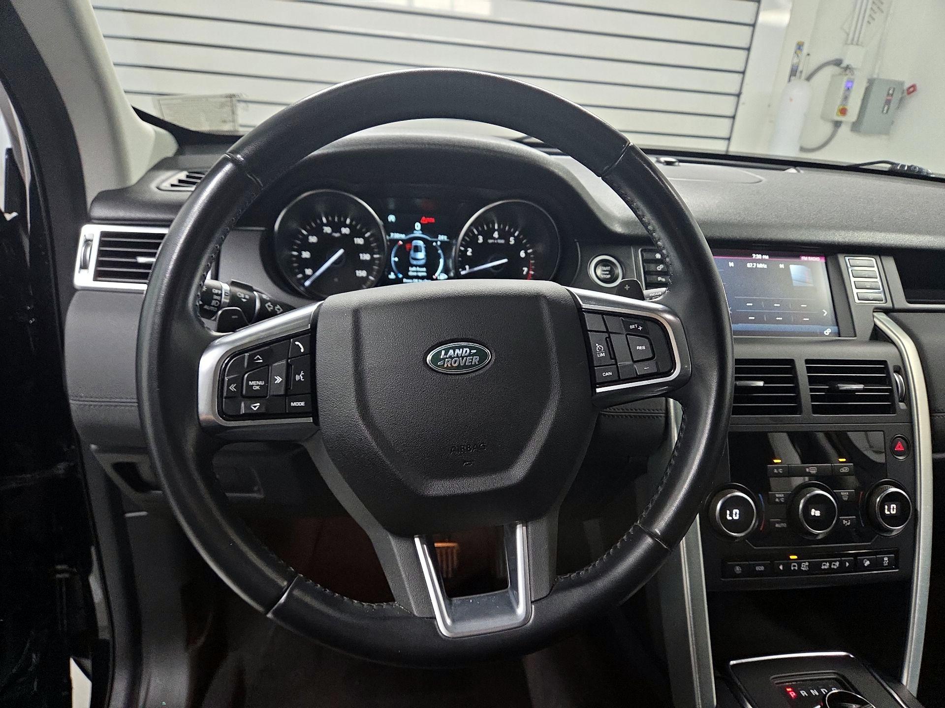 Thumbnail: 2018 Land Rover Discovery Sport - 10