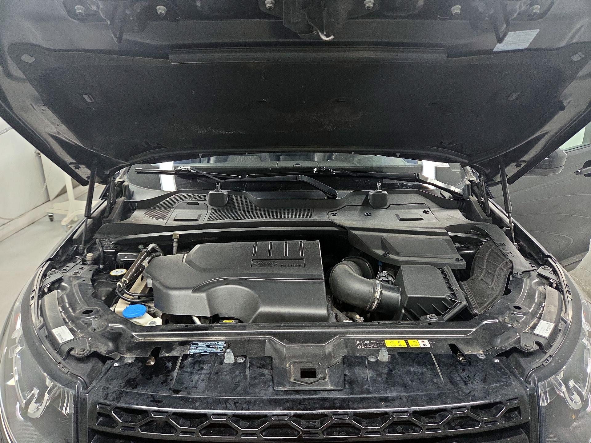 Thumbnail: 2018 Land Rover Discovery Sport - 17