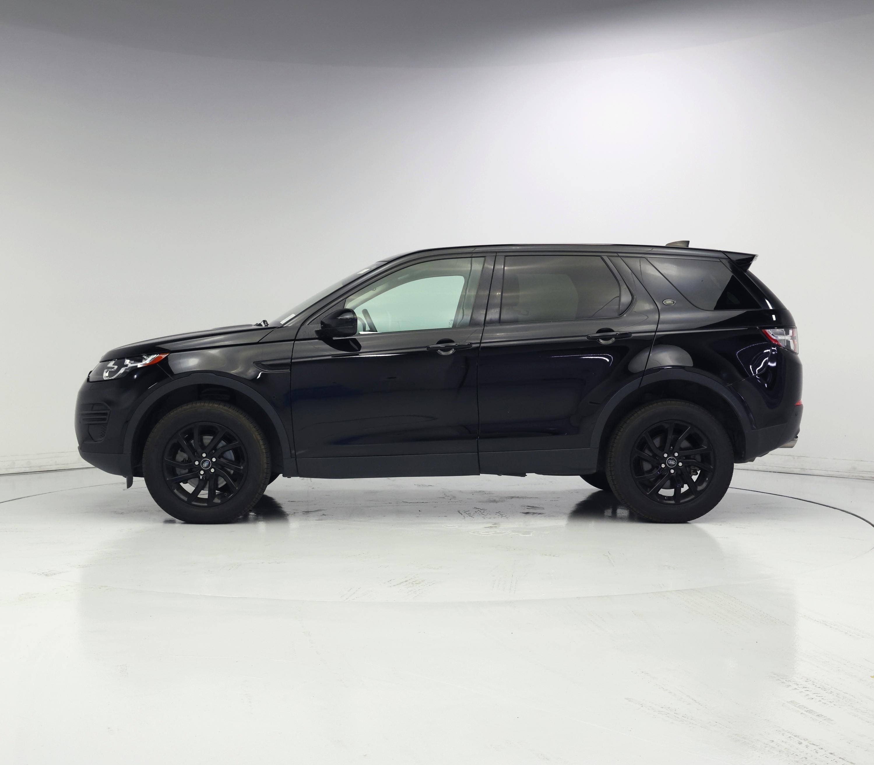 Thumbnail: 2018 Land Rover Discovery Sport - 3