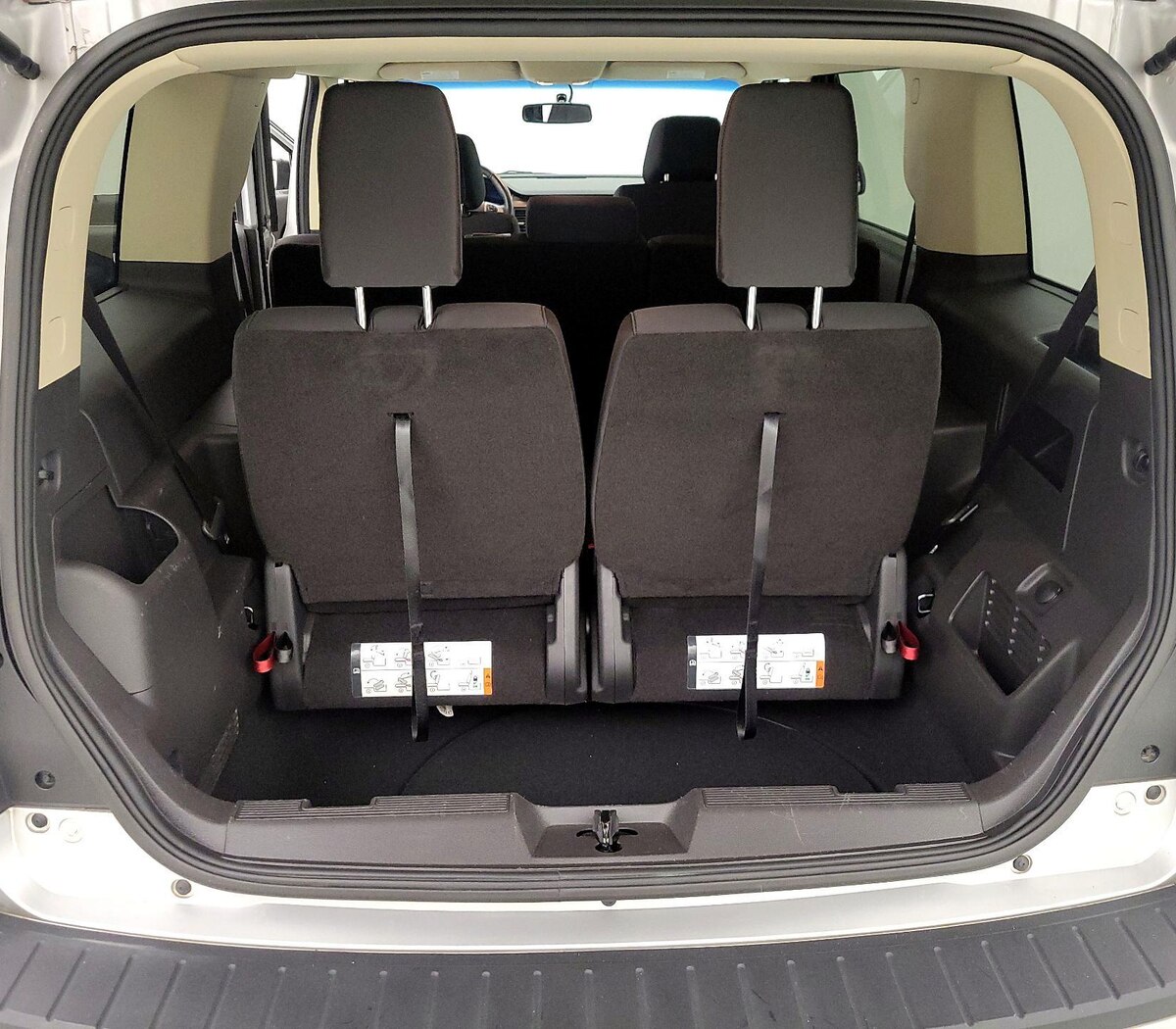 Trunk/Cargo (Seats Up)