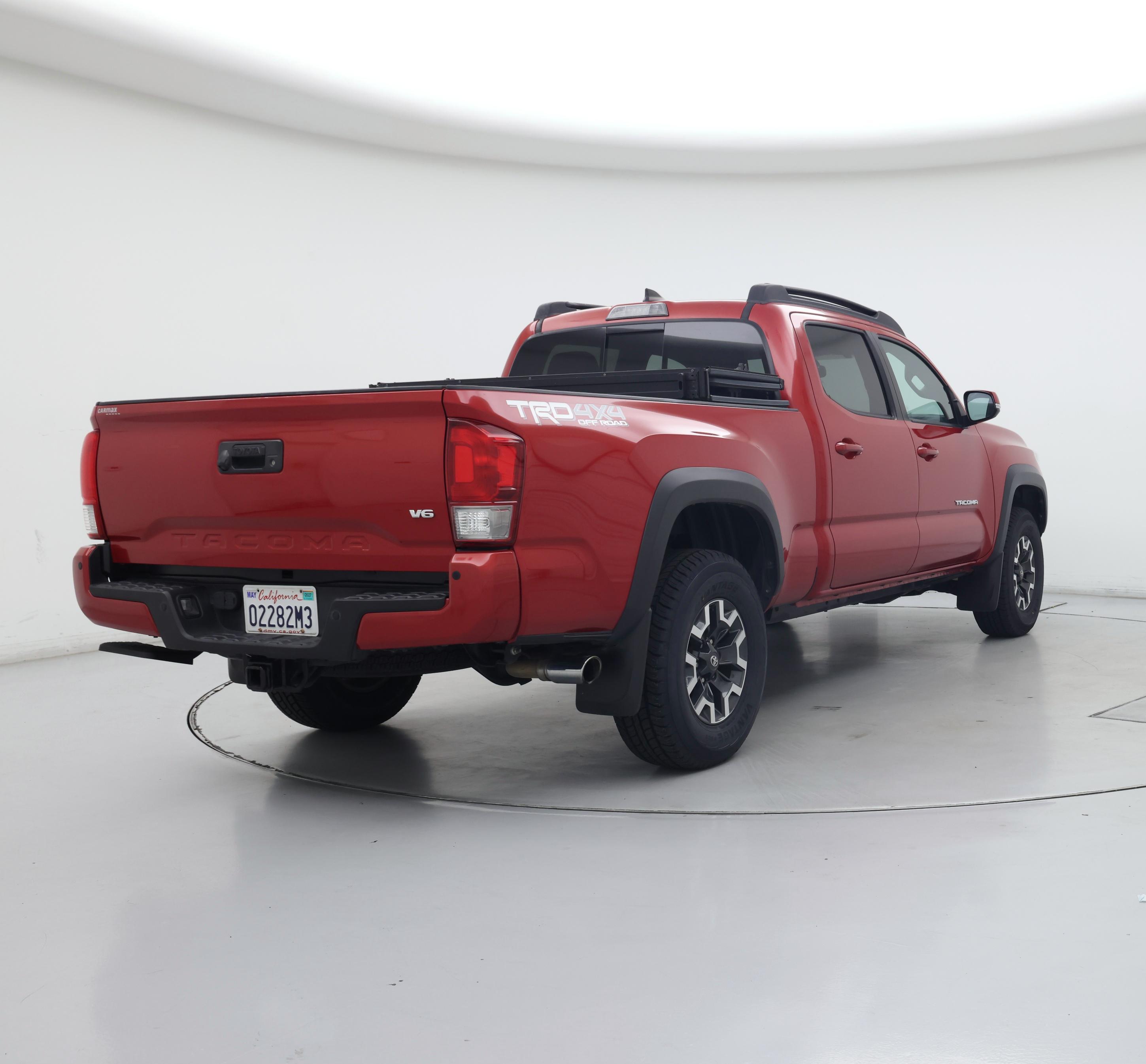 Thumbnail: 2017 Toyota Tacoma - 8