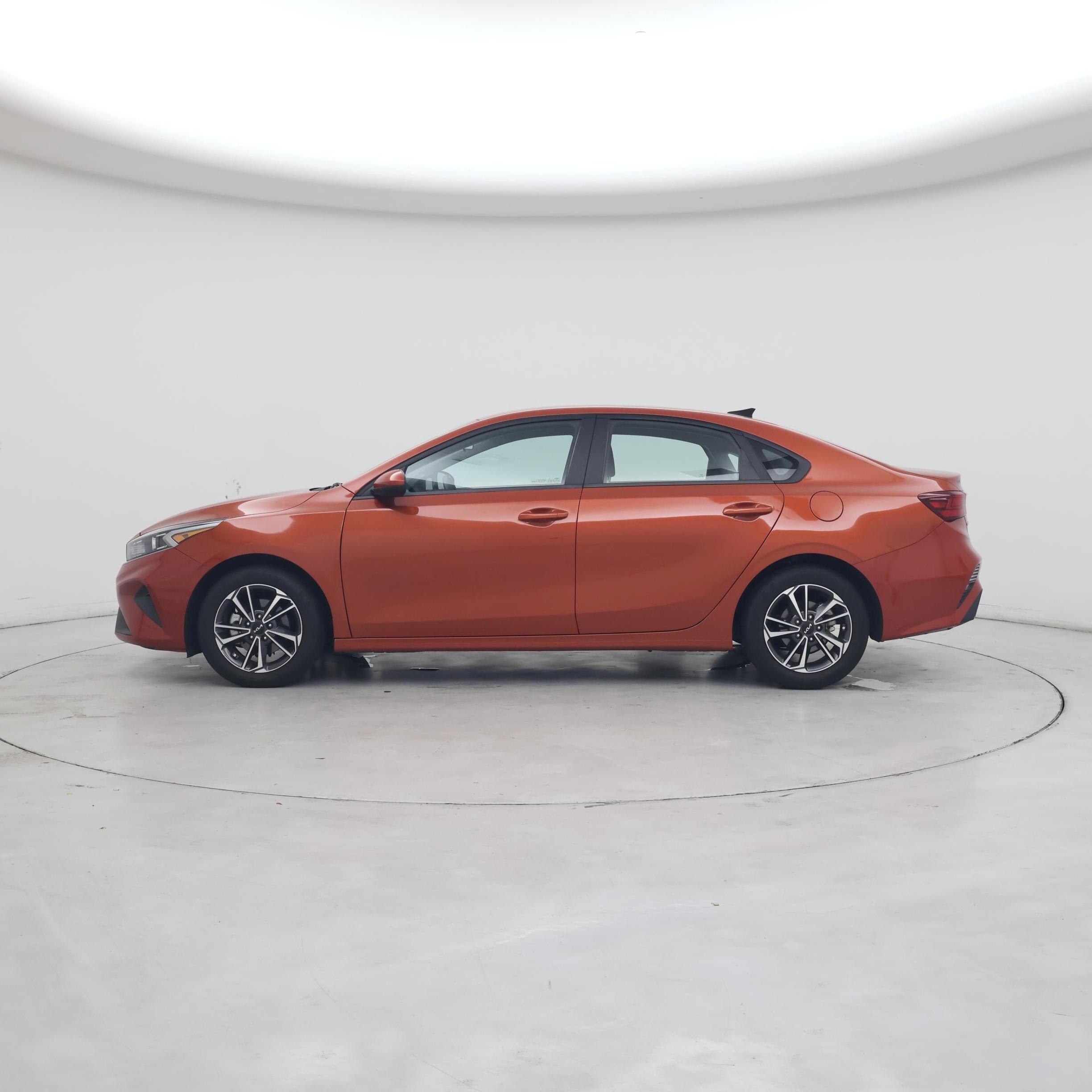 Thumbnail: 2023 Kia Forte - 3