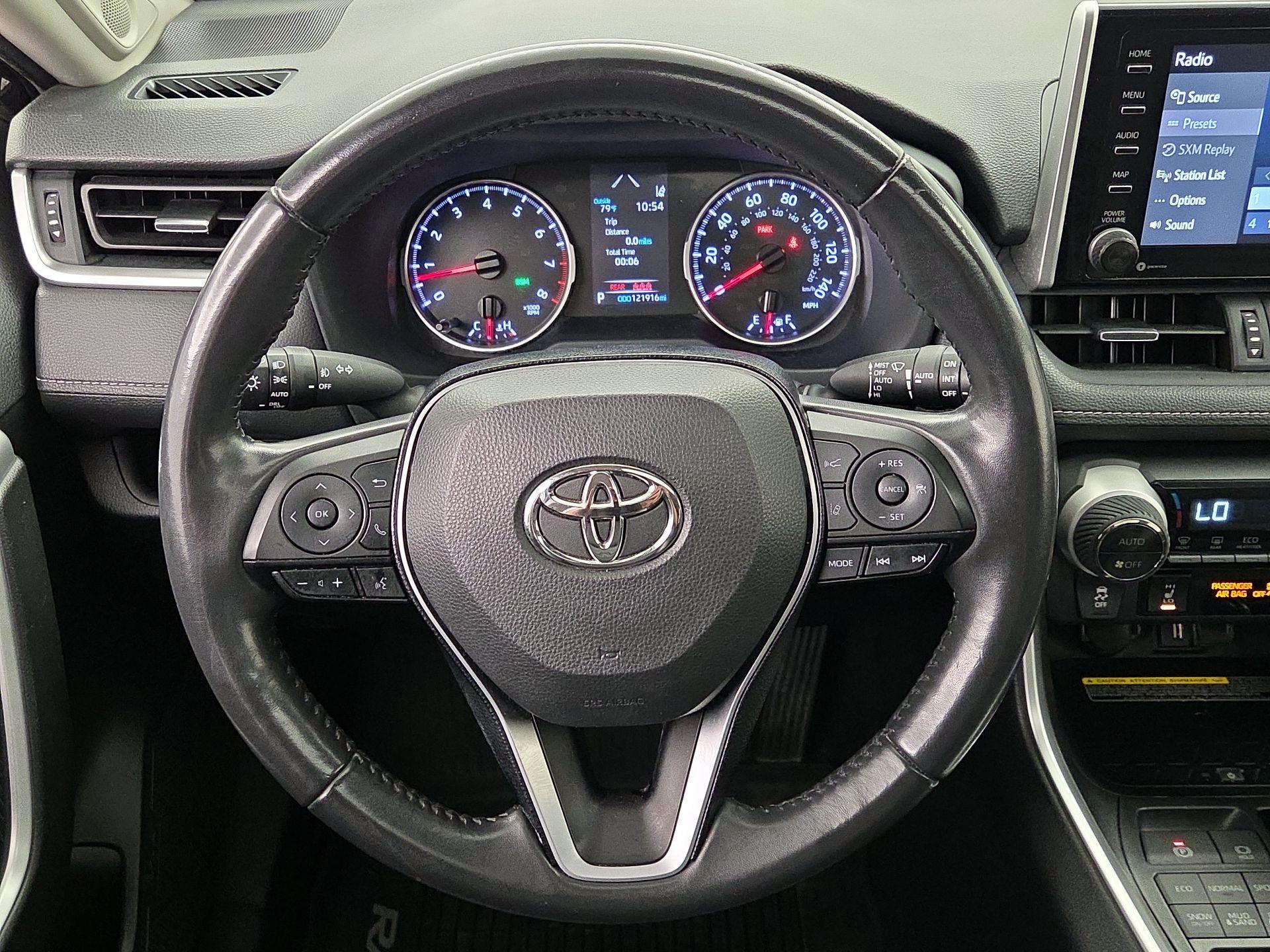 Thumbnail: 2020 Toyota RAV4 - 10