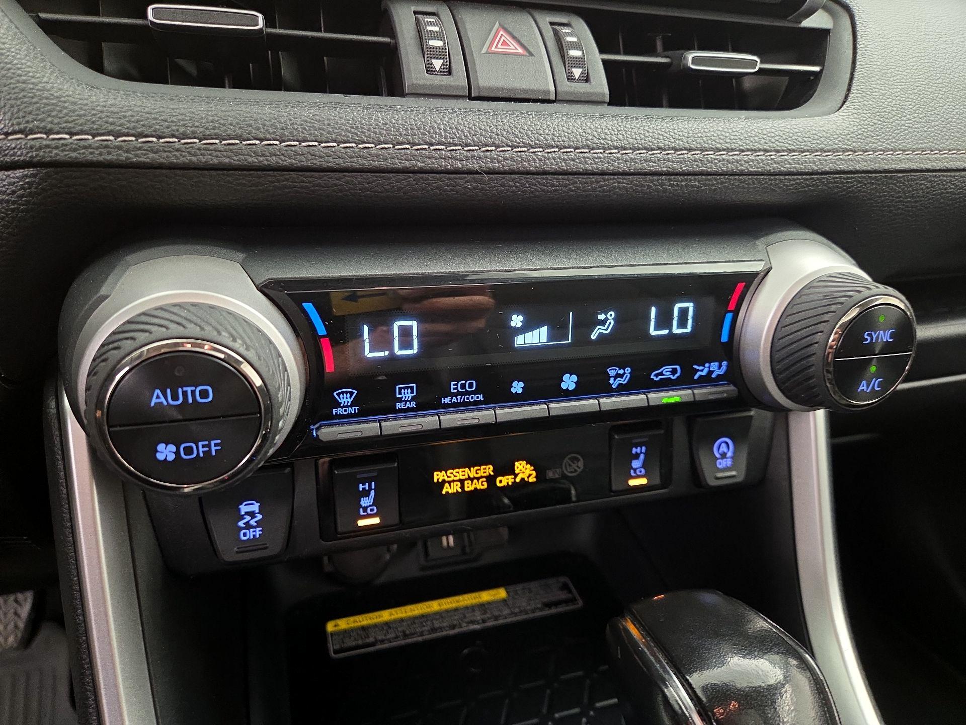 Thumbnail: 2020 Toyota RAV4 - 16