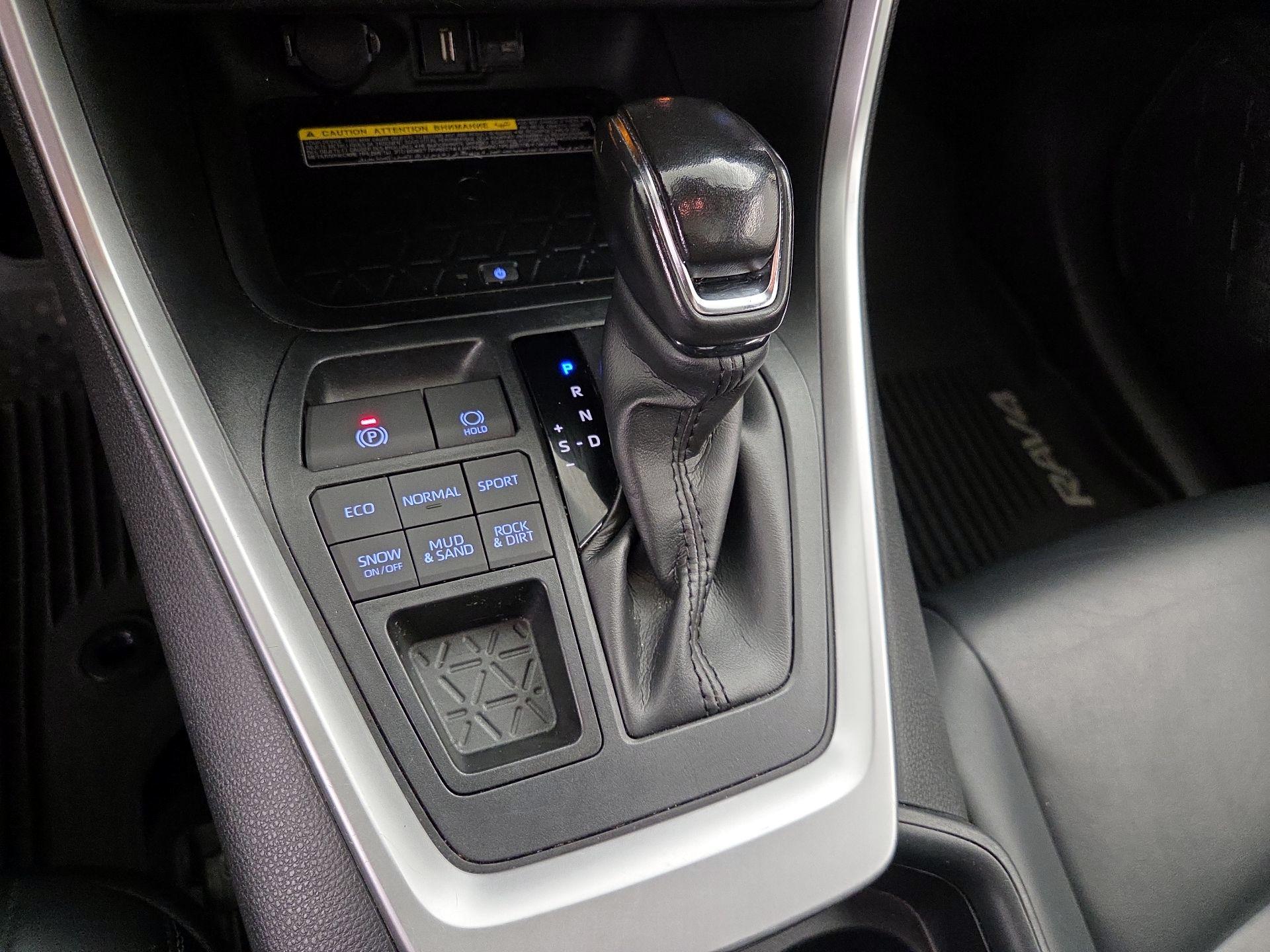 Thumbnail: 2020 Toyota RAV4 - 17
