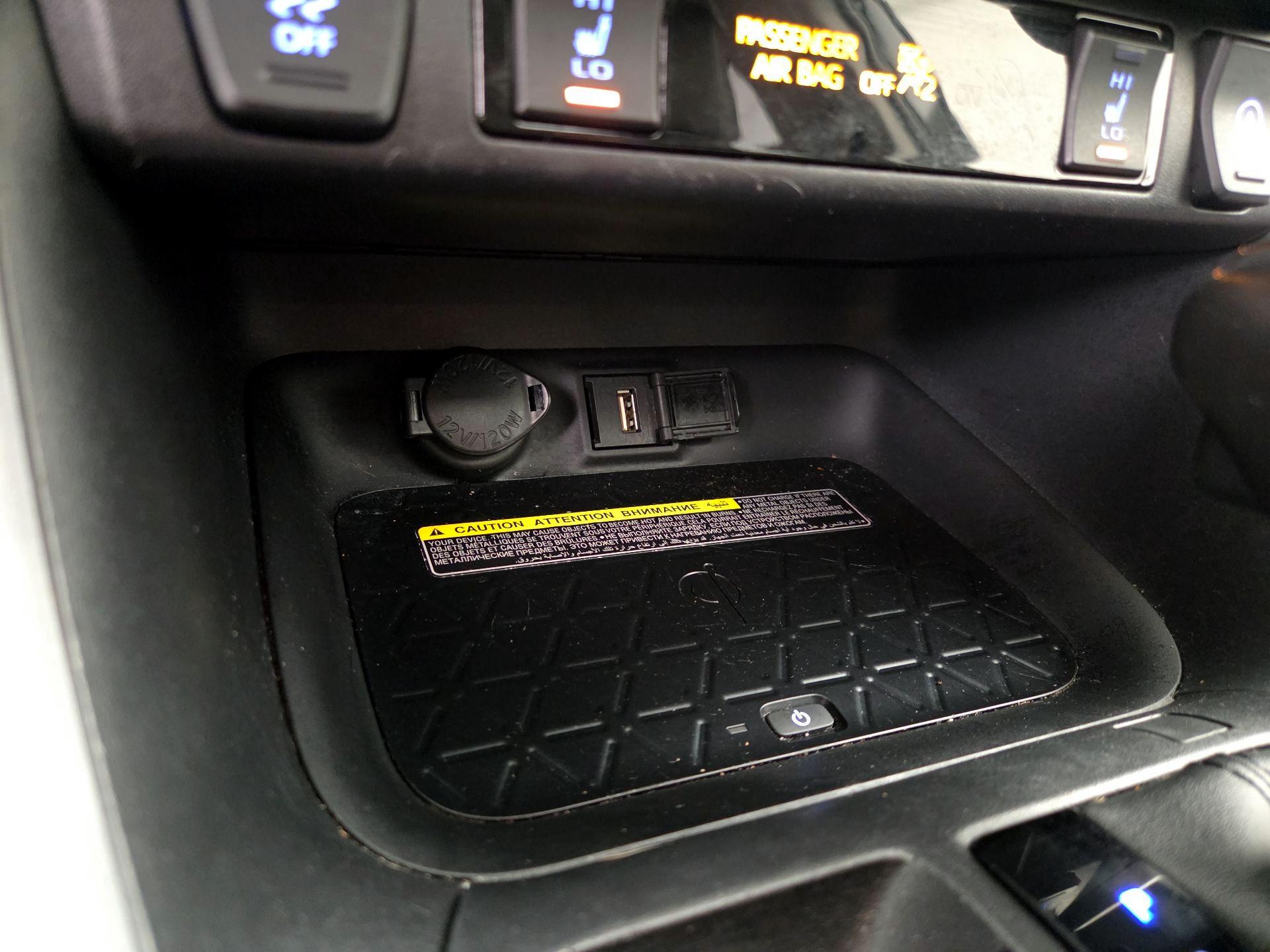 Thumbnail: 2020 Toyota RAV4 - 18