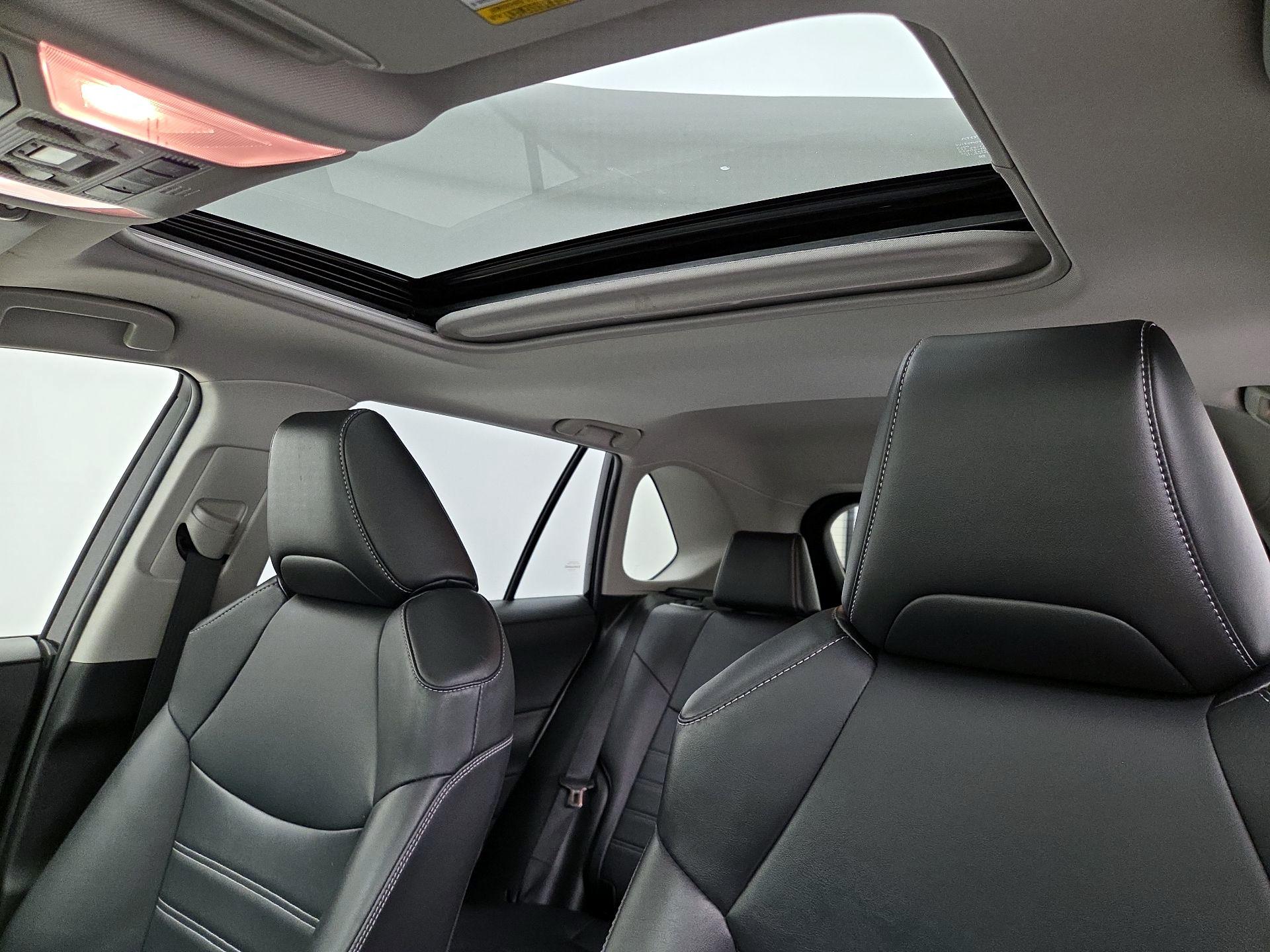 Thumbnail: 2020 Toyota RAV4 - 19