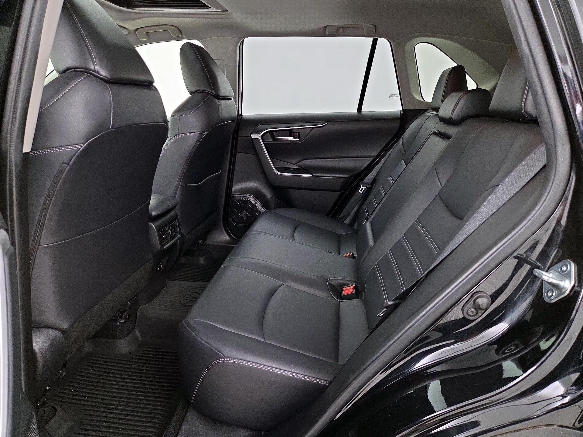 Thumbnail: 2020 Toyota RAV4 - 20