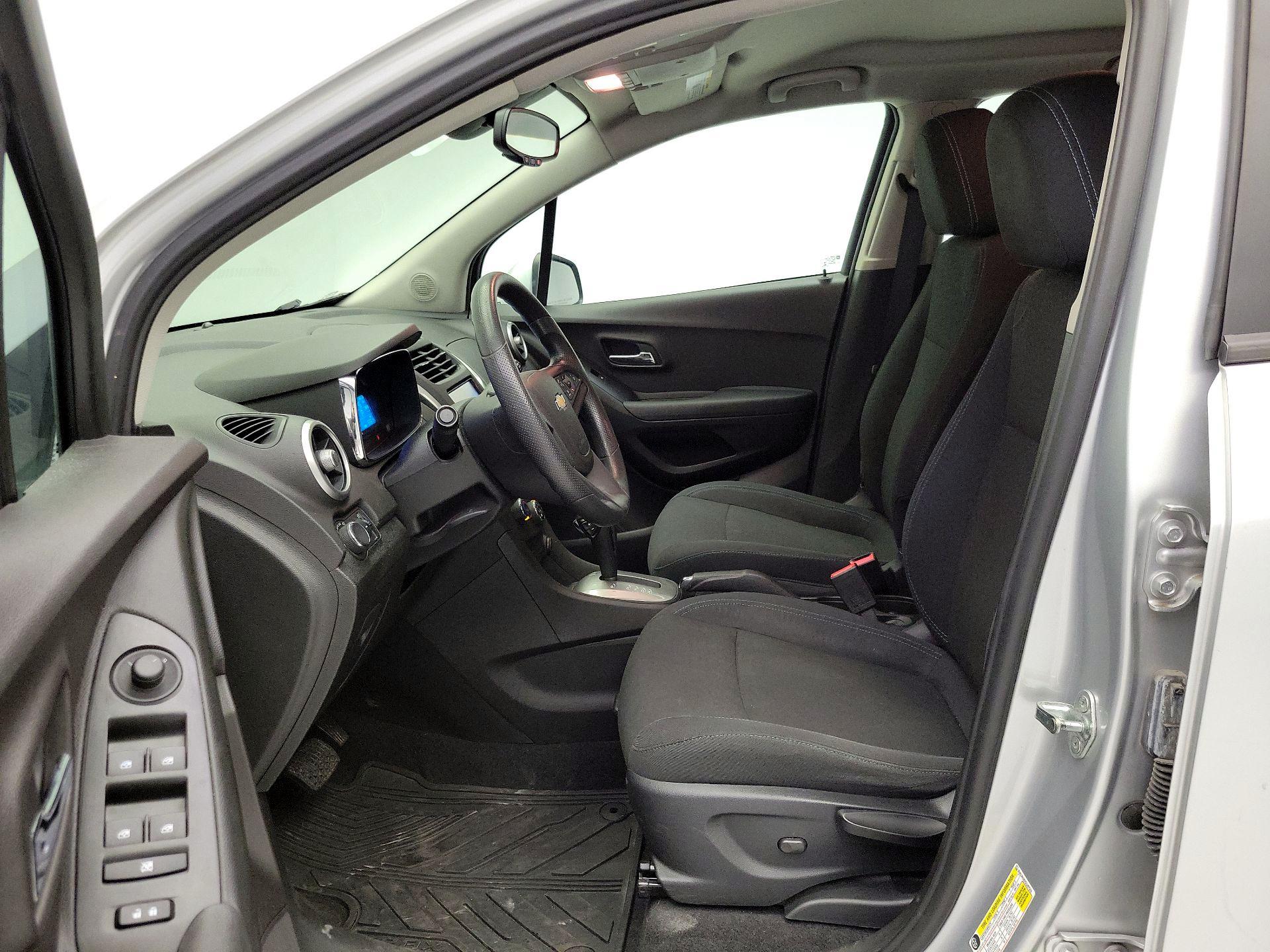 Thumbnail: 2016 Chevrolet Trax - 11