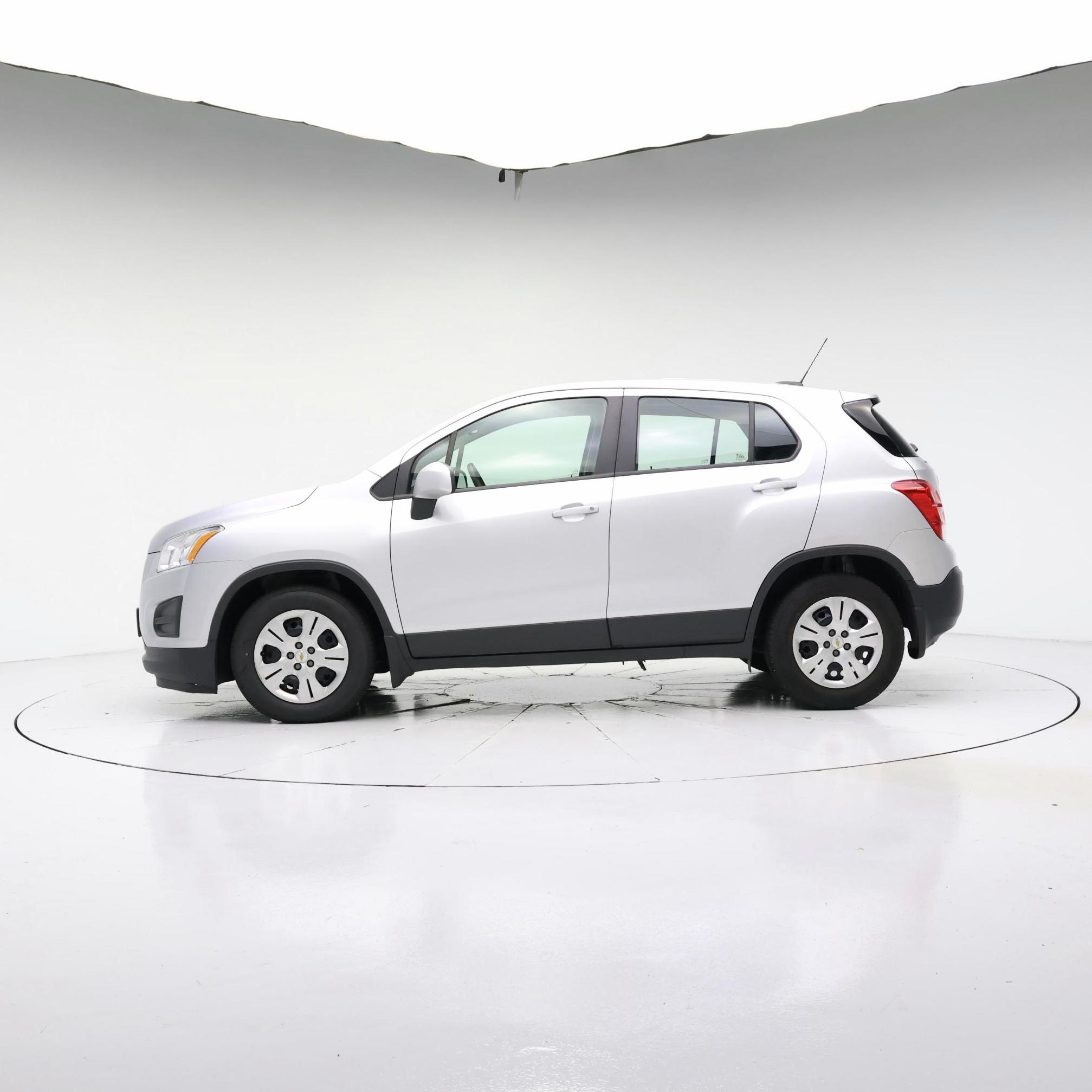Thumbnail: 2016 Chevrolet Trax - 3