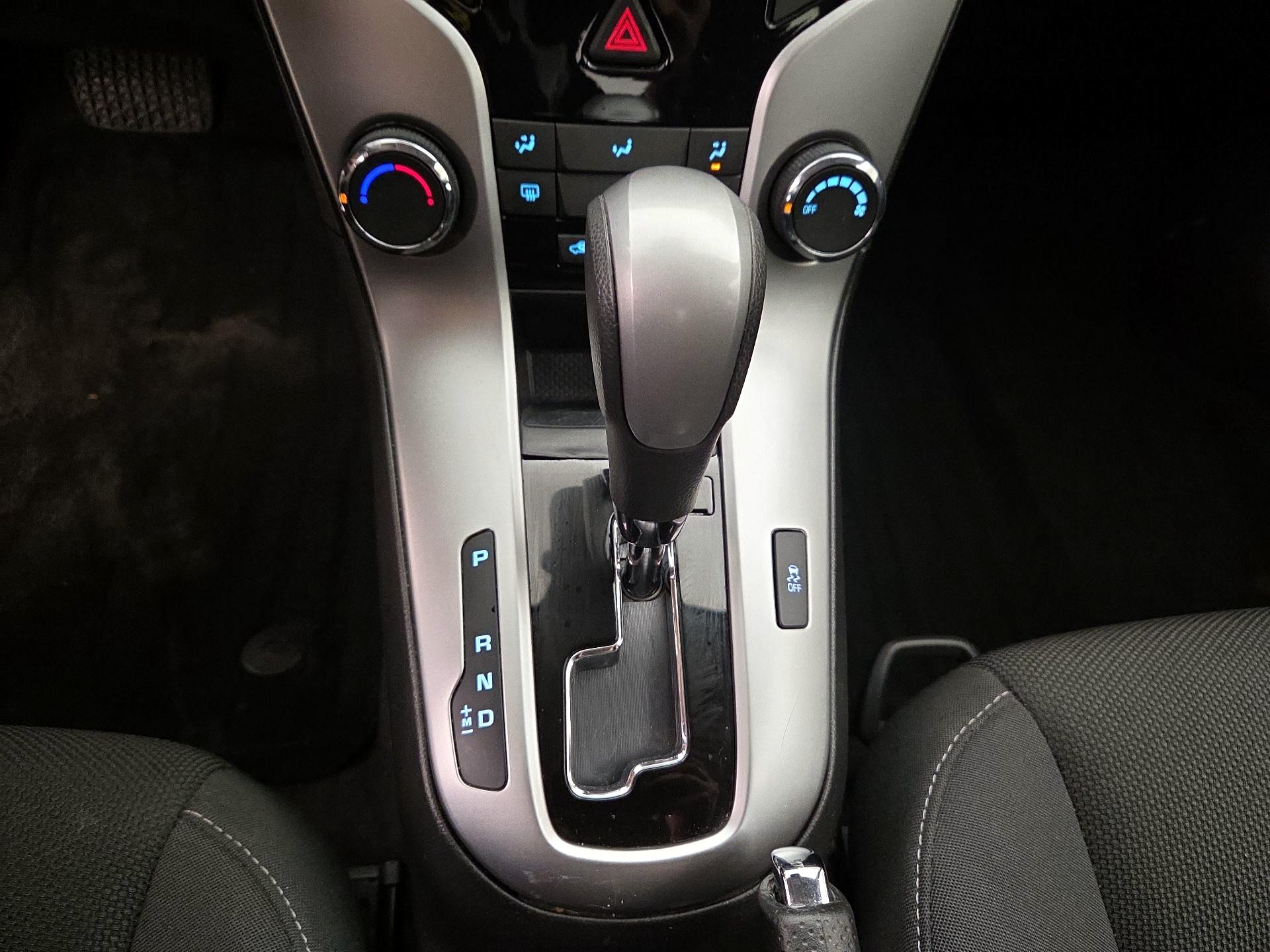 Thumbnail: 2015 Chevrolet Cruze - 17