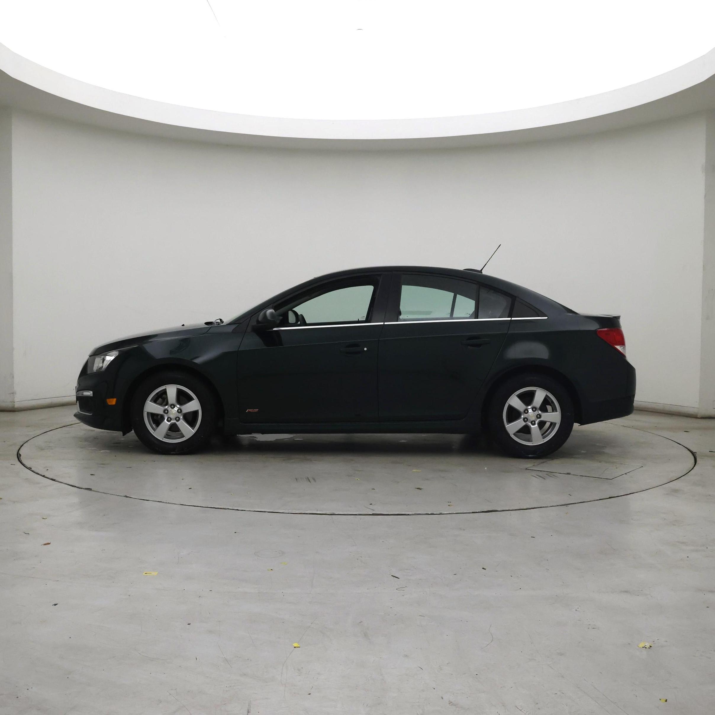 Thumbnail: 2015 Chevrolet Cruze - 3